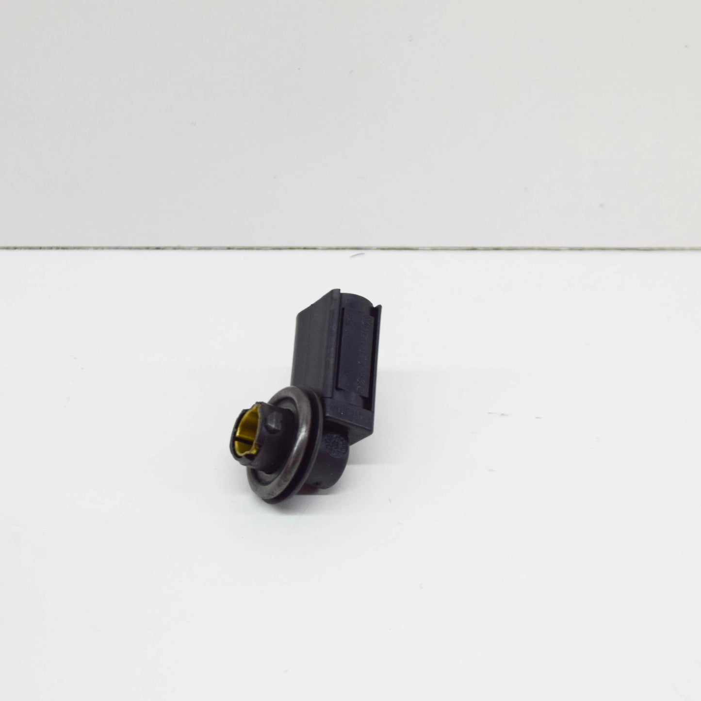 NEW VOLKSWAGEN BEETLE 1C BULB HOLDER SOCKET LAMP HOUSING 1C0953123C ORIGINAL