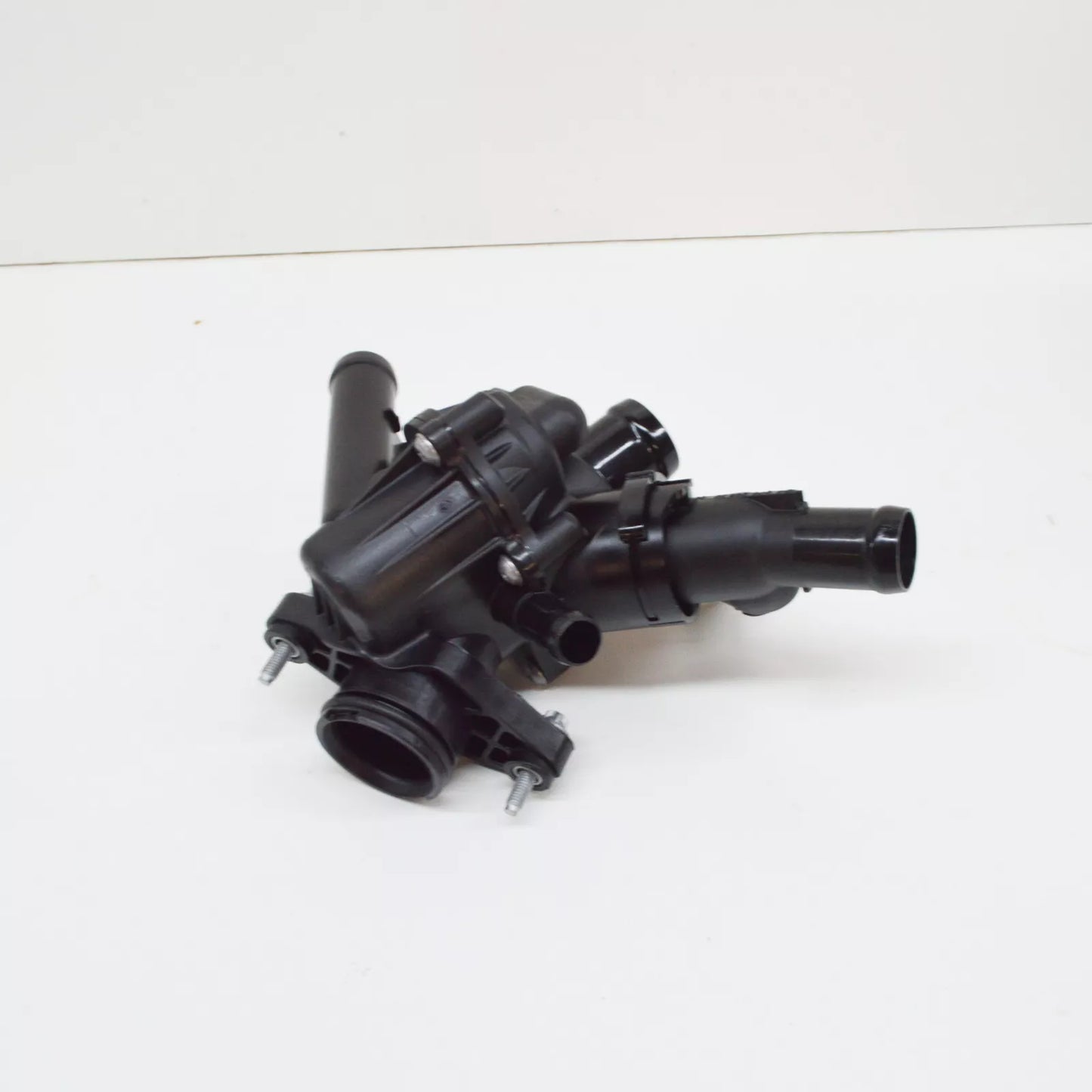 NEW MERCEDES-BENZ GLA X156 THERMOSTAT A2702002200