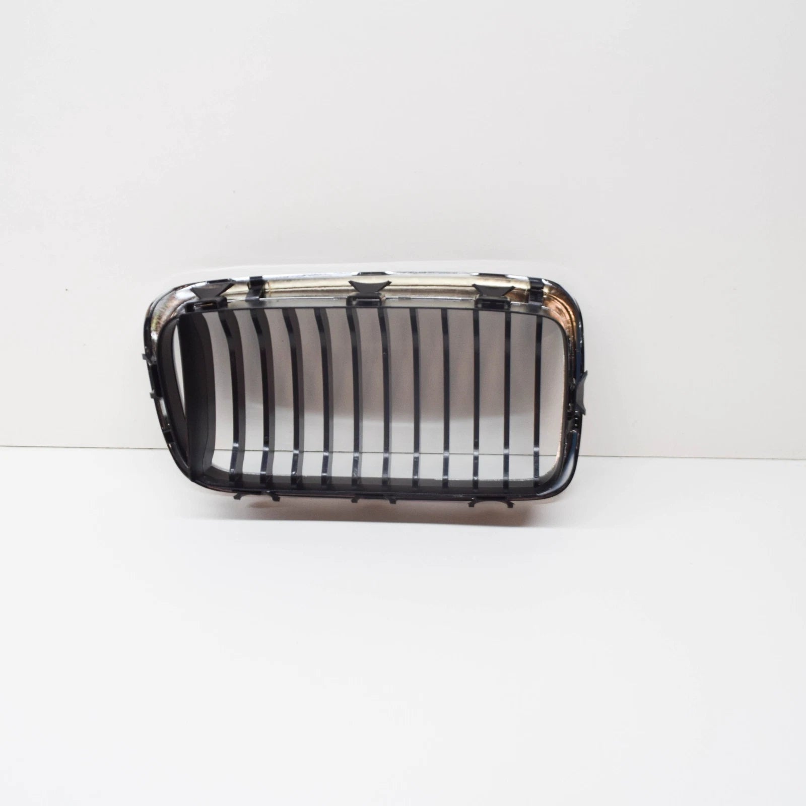 NEW BMW 7 E38 FRONT RADIATOR LEFT KIDNEY GRILLE 51138231595 ORIGINAL