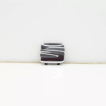 NEW SEAT IBIZA ST 6J FRONT BUMPER RADIATOR GRILLE EMBLEM 6J98536792ZZ ORIGINAL