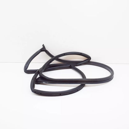 NEW MERCEDES-BENZ C-CLASS W203 FRONT LEFT DOOR SEAL A2037202178 ORIGINAL