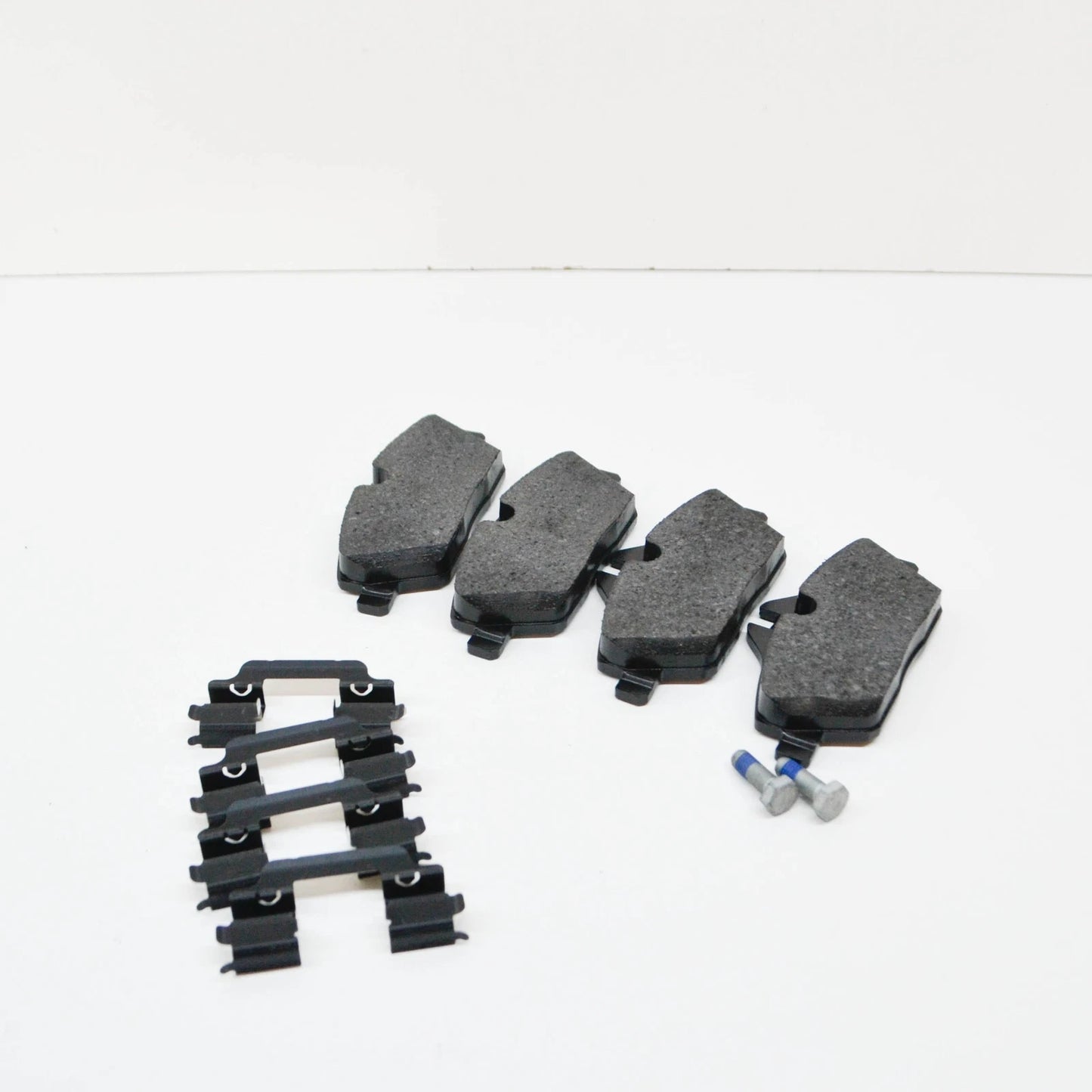 NEW BMW FRONT BRAKE PADS REPAIR KIT E81/E82/E87/E88 1 6774050 34116774050