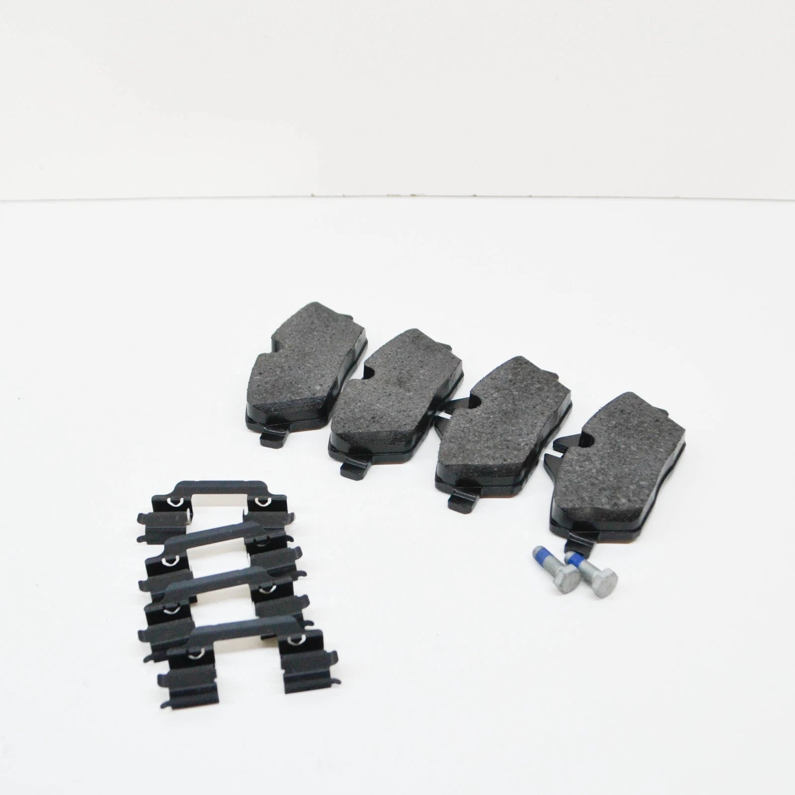 NEW BMW FRONT BRAKE PADS REPAIR KIT E81/E82/E87/E88 1 6774050 34116774050