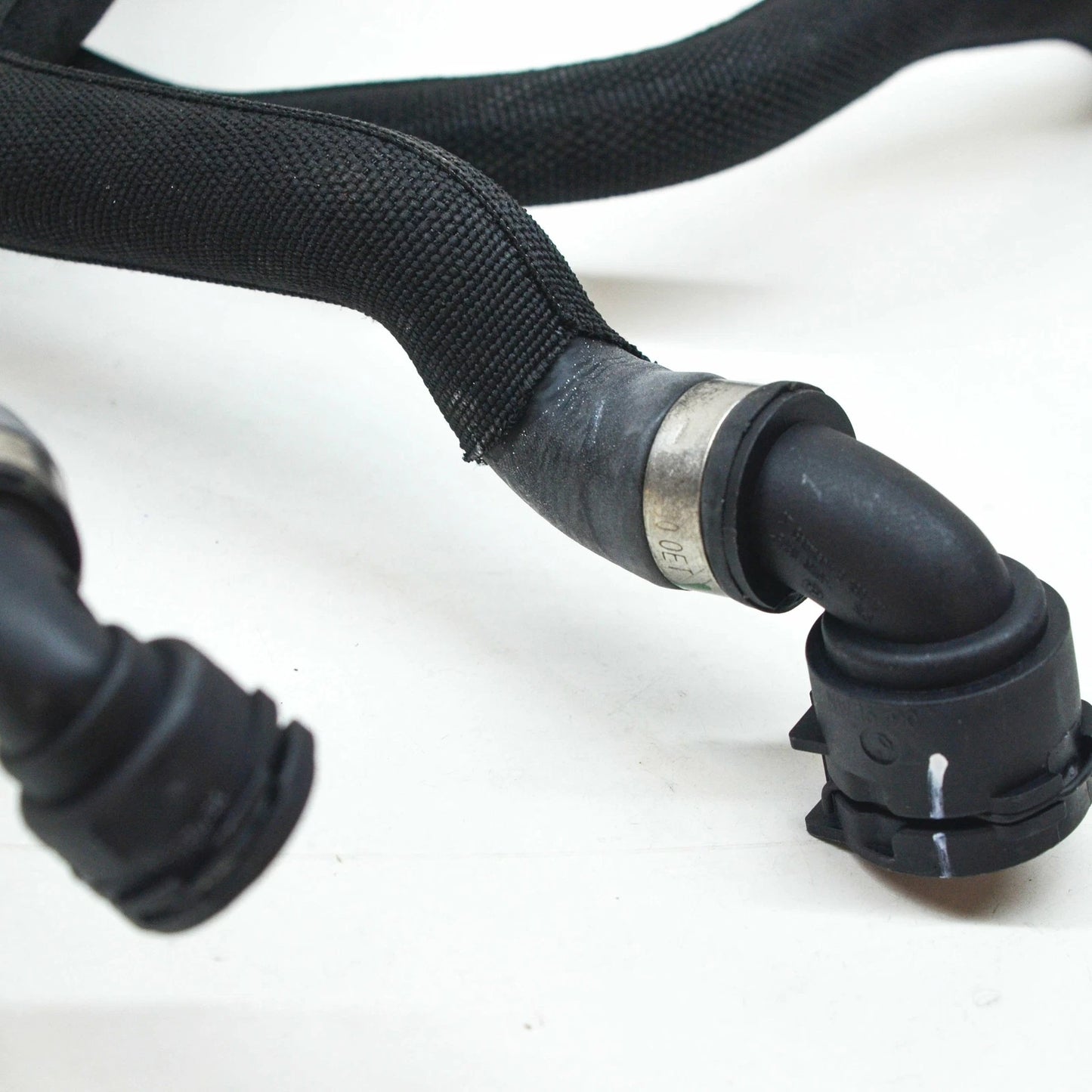 NEW BMW 5 G30 COOLING REMOTE RADIATOR UPPER HOSE 17128602863 ORIGINAL