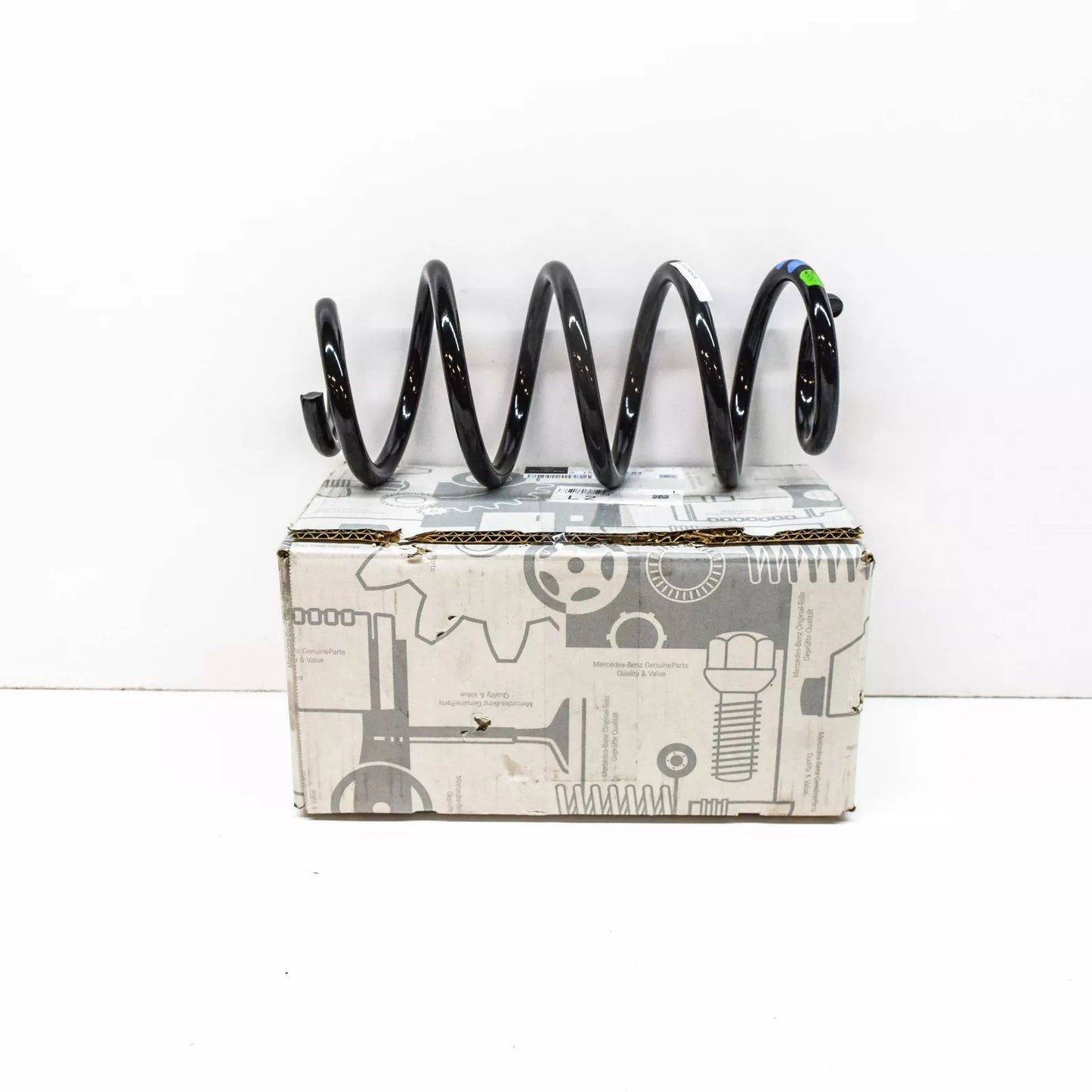 NEW MERCEDES-BENZ GLA X156 REAR COIL SPRING A1563240504 ORIGINAL