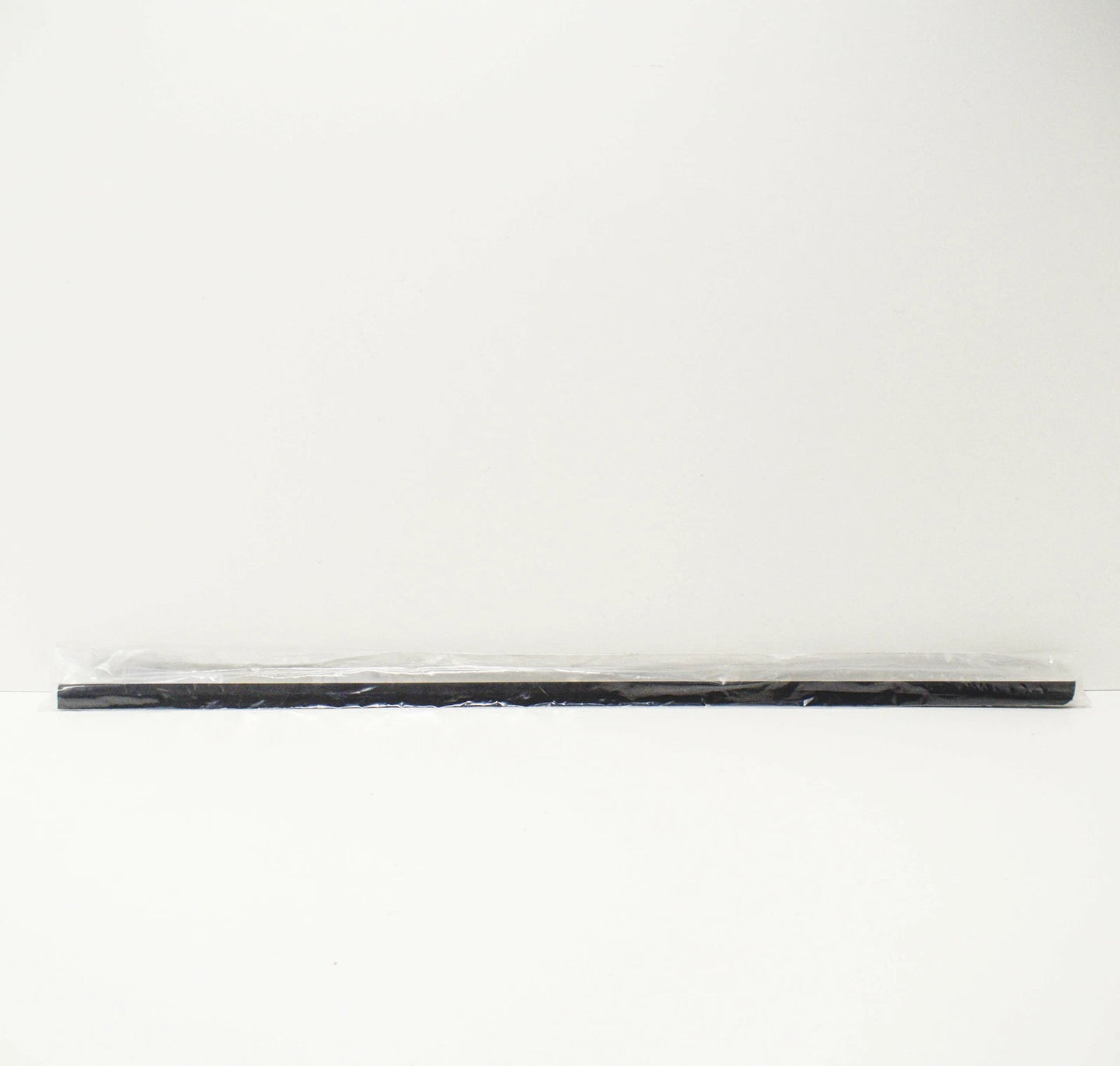 NEW MERCEDES-BENZ C W202 DRIP MOULDING BOTTOM RIGHT FRONT A2026900682