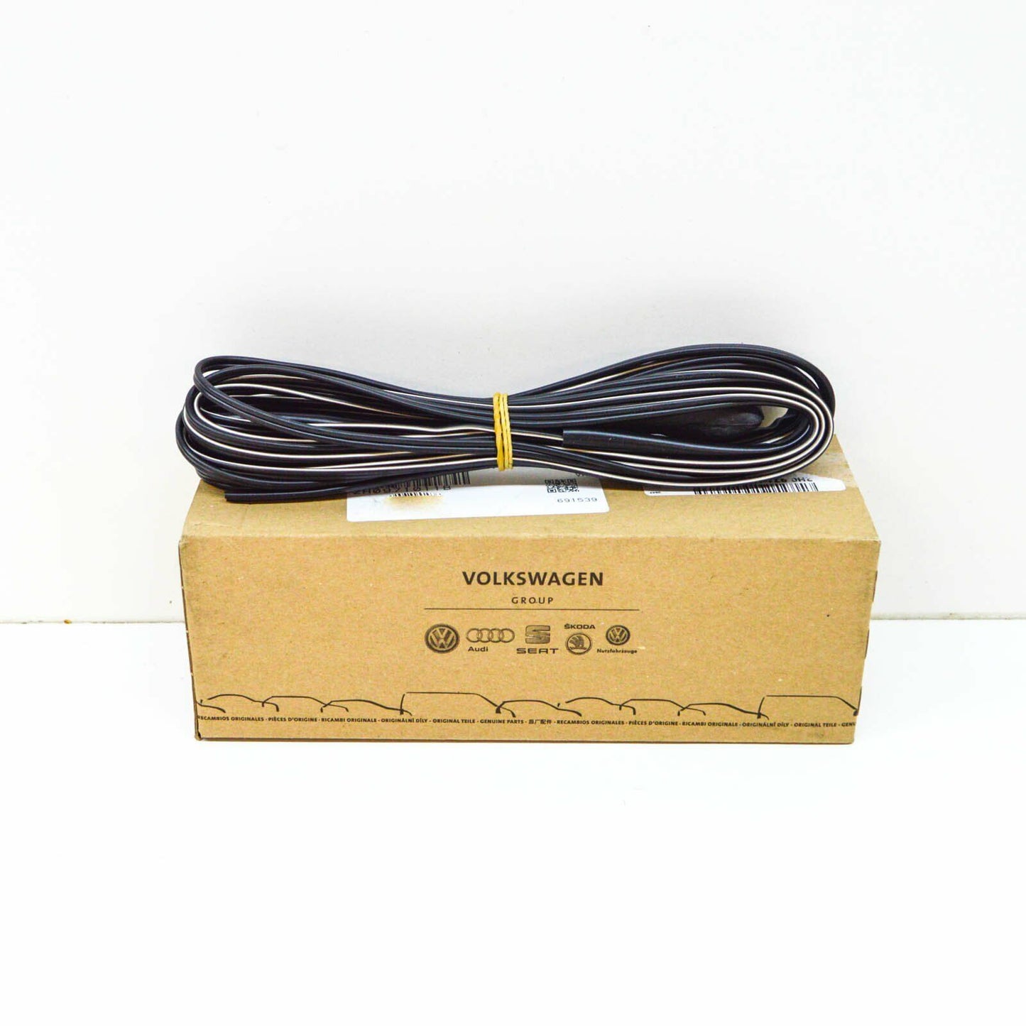 NEW VW AMAROK ADDITIONAL BRAKE LIGHT WIRING HARNESS 2H0971011B ORIGINAL