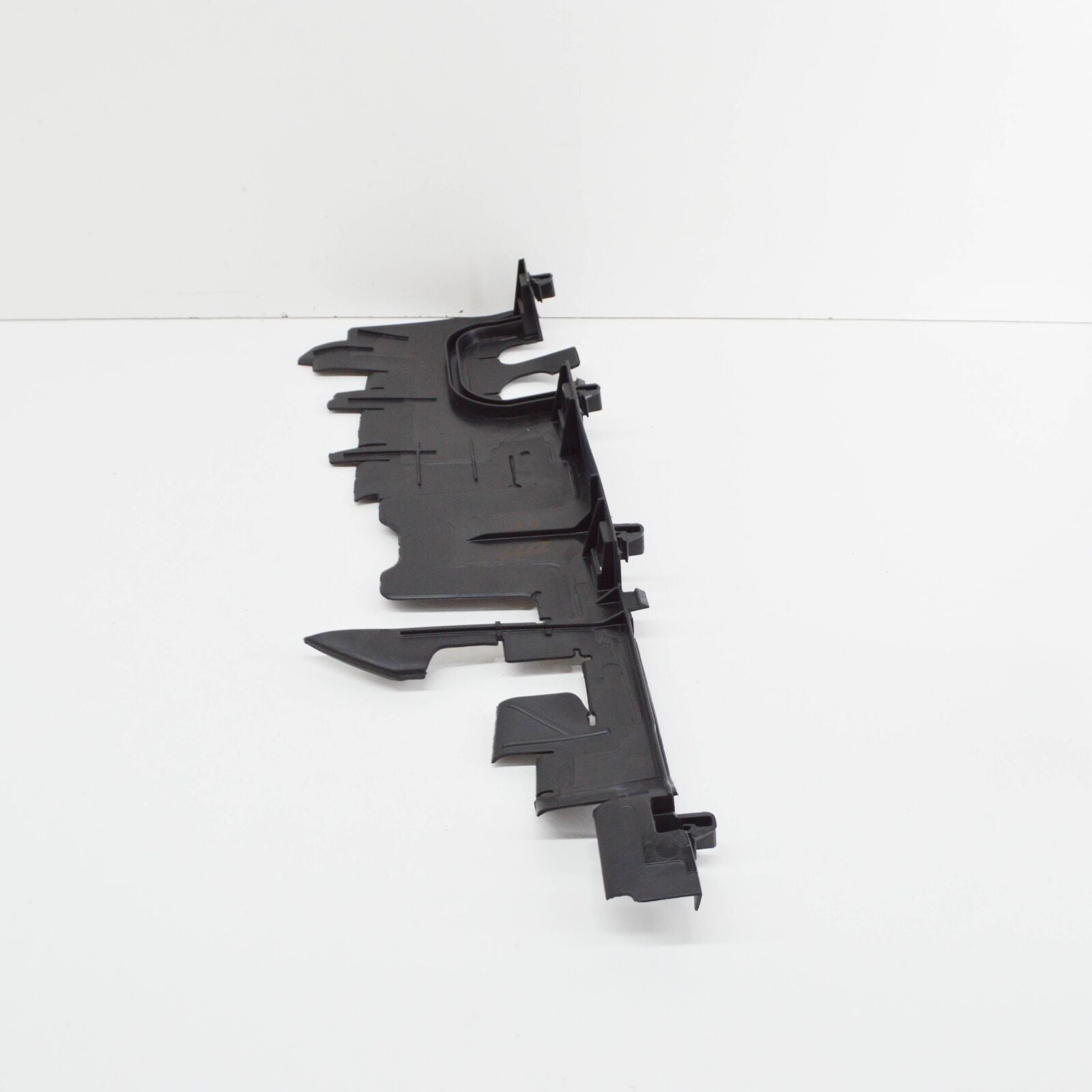 NEW VOLKSWAGEN JETTA A6 RIGHT RADIATOR AIR GUIDE 5C6121284J ORIGINAL