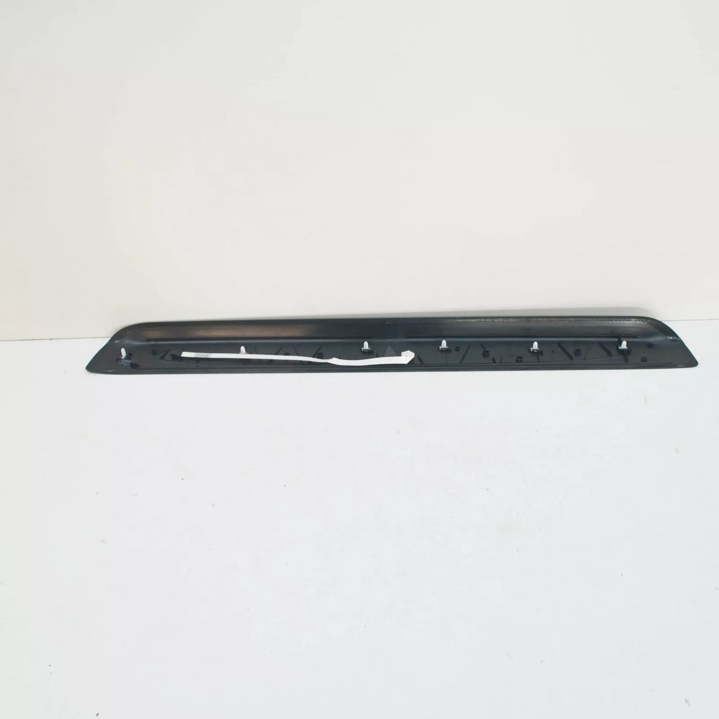 NEW BMW 6 E63 RIGHT DOOR SILL COVER 51477898230 7898230 ORIGINAL