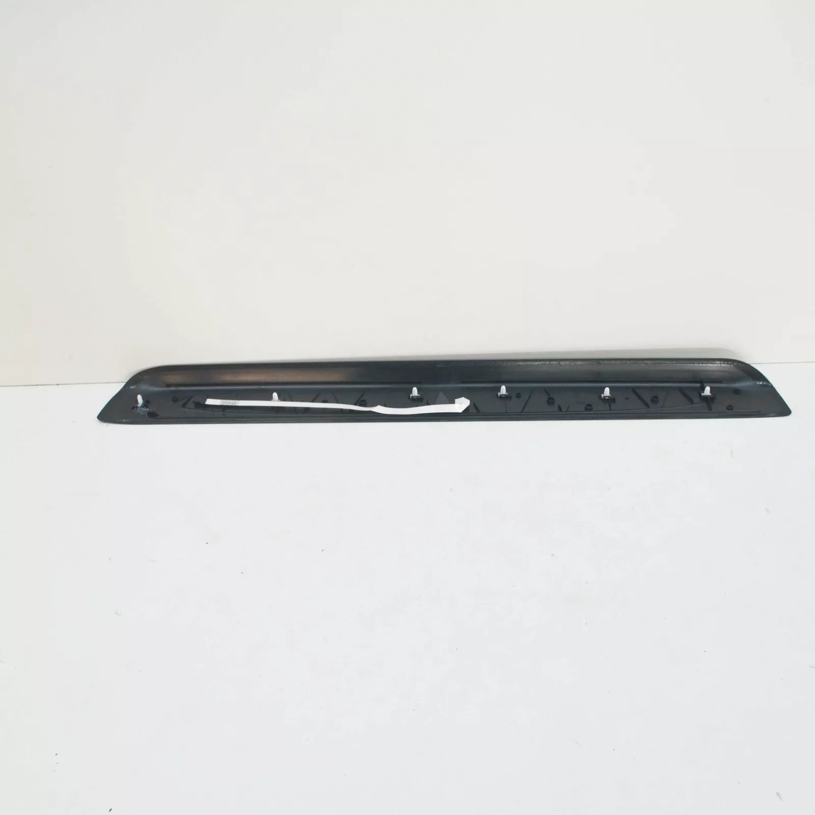NEW BMW 6 E63 RIGHT DOOR SILL COVER 51477898230 7898230 ORIGINAL