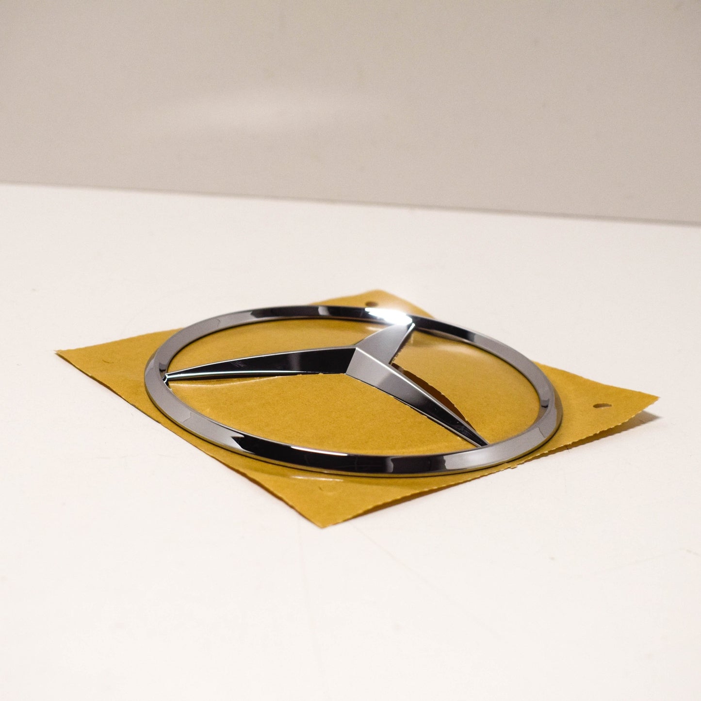 NEW MB SPRINTER 906 REAR CROSS MEMBER EMBLEM BADGE A9068170516 ORIGINAL