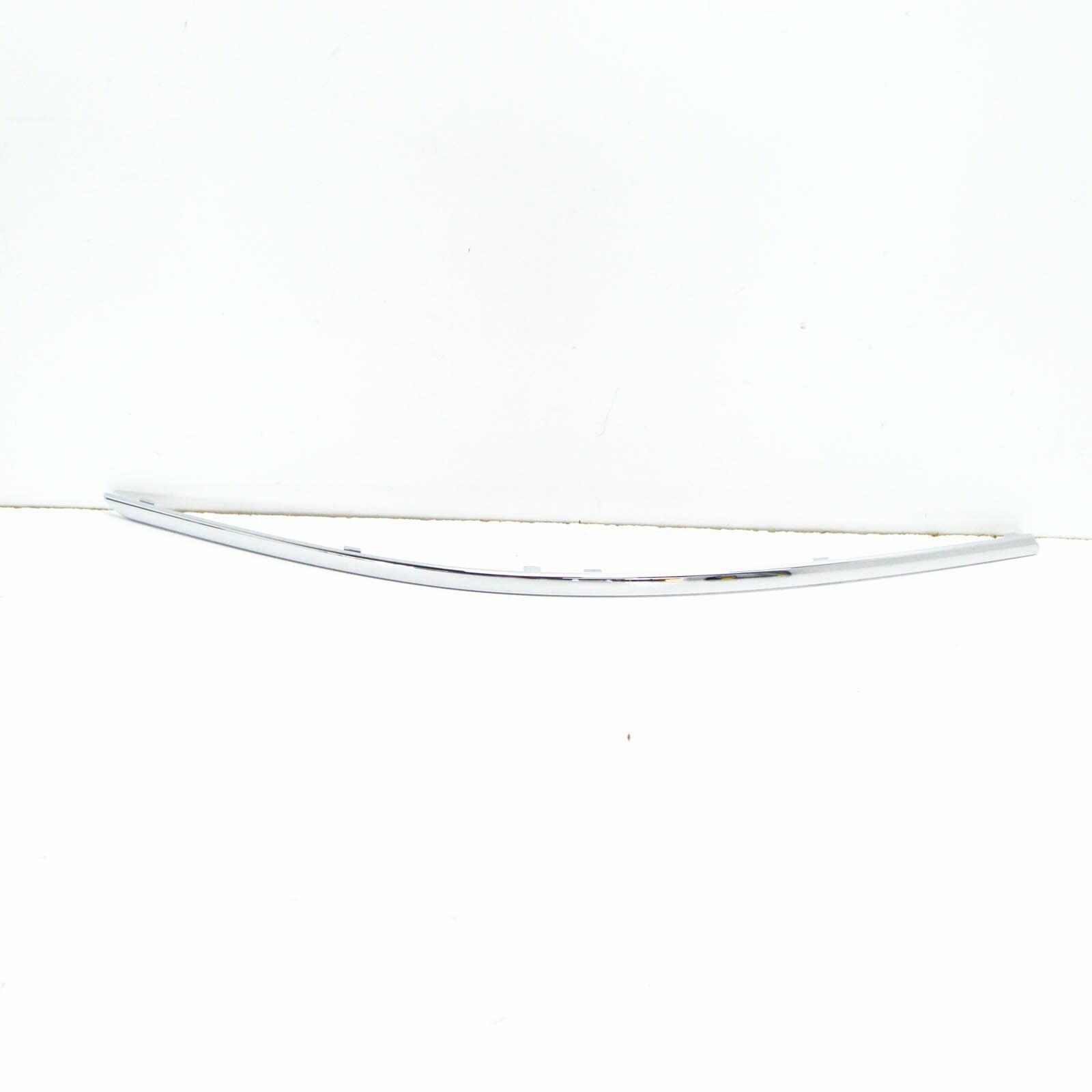 NEW MERCEDES-BENZ B W246 FRONT BUMPER LEFT CHROME MOLDING A2468850421 ORIGINAL