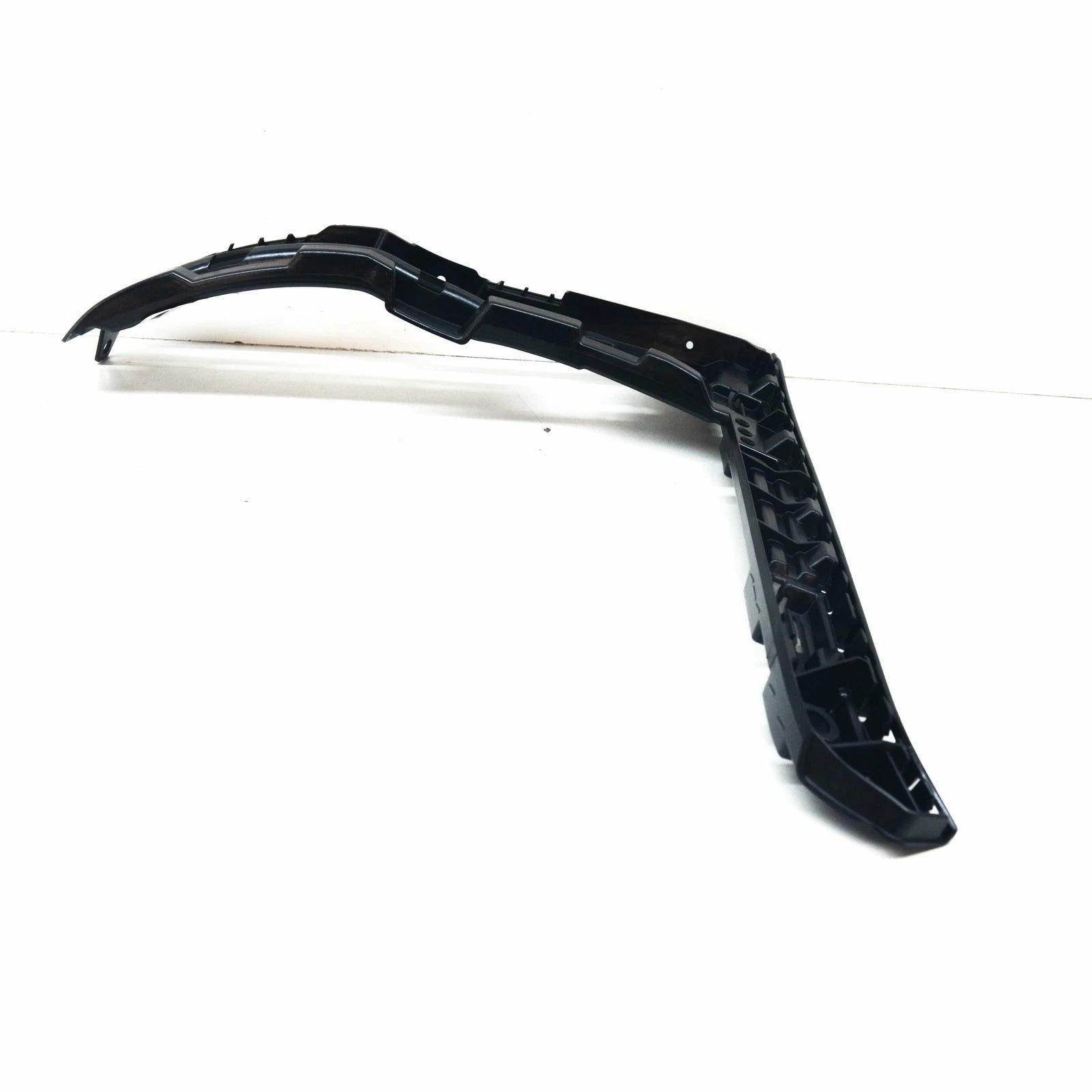 NEW MERCEDES-BENZ C-CLASS W205 REAR BUMPER LEFT SIDE BRACKET A2058801702