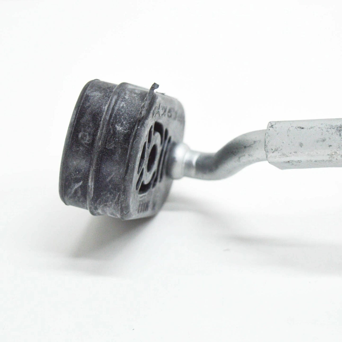 NEW MB C W204 REAR LEFT EXHAUST PIPE BRACKET SUSPENSION A2044901037