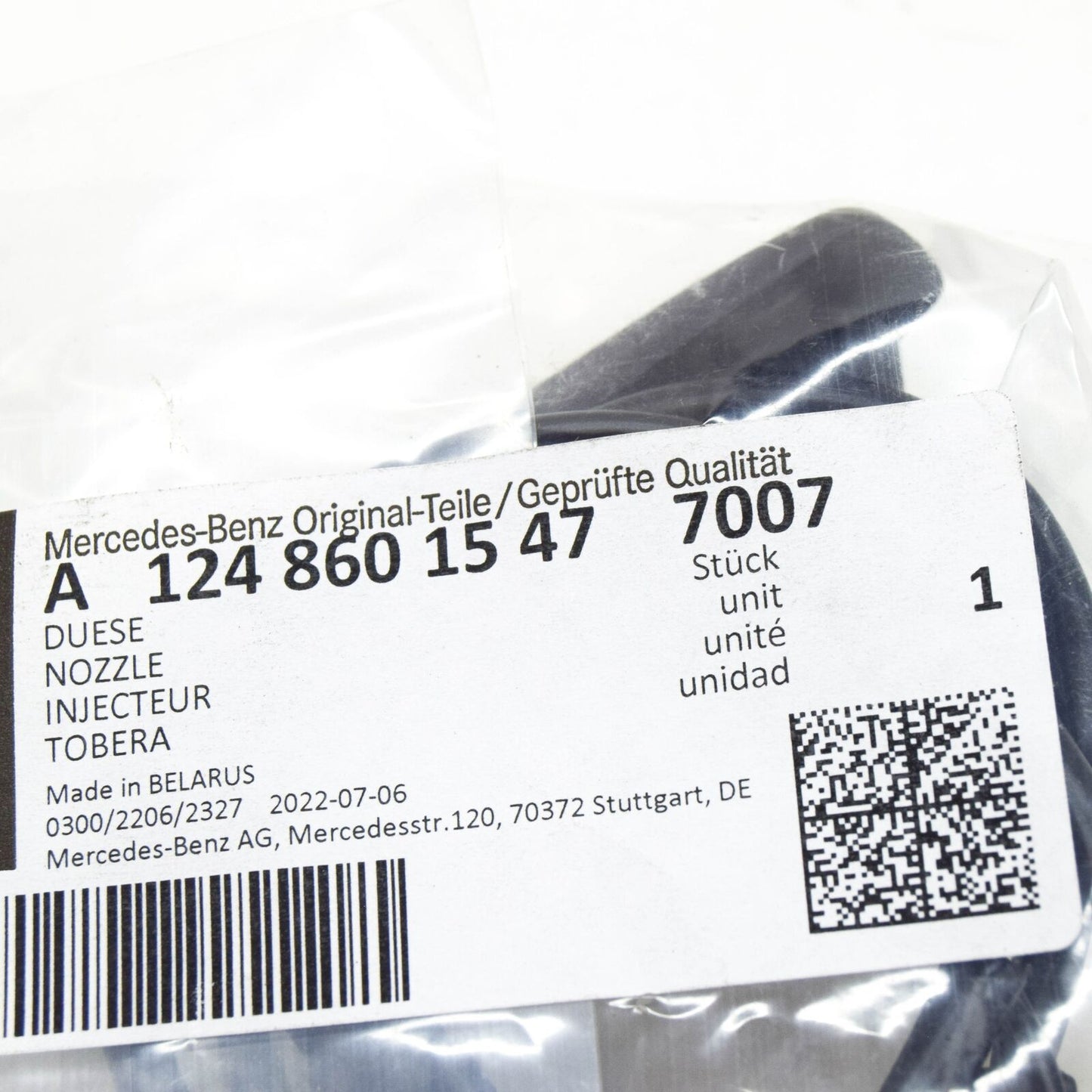 NEW MERCEDES-BENZ E W124 LEFT WINDSCREEN NOZZLE JET A12486015477007 ORIGINAL