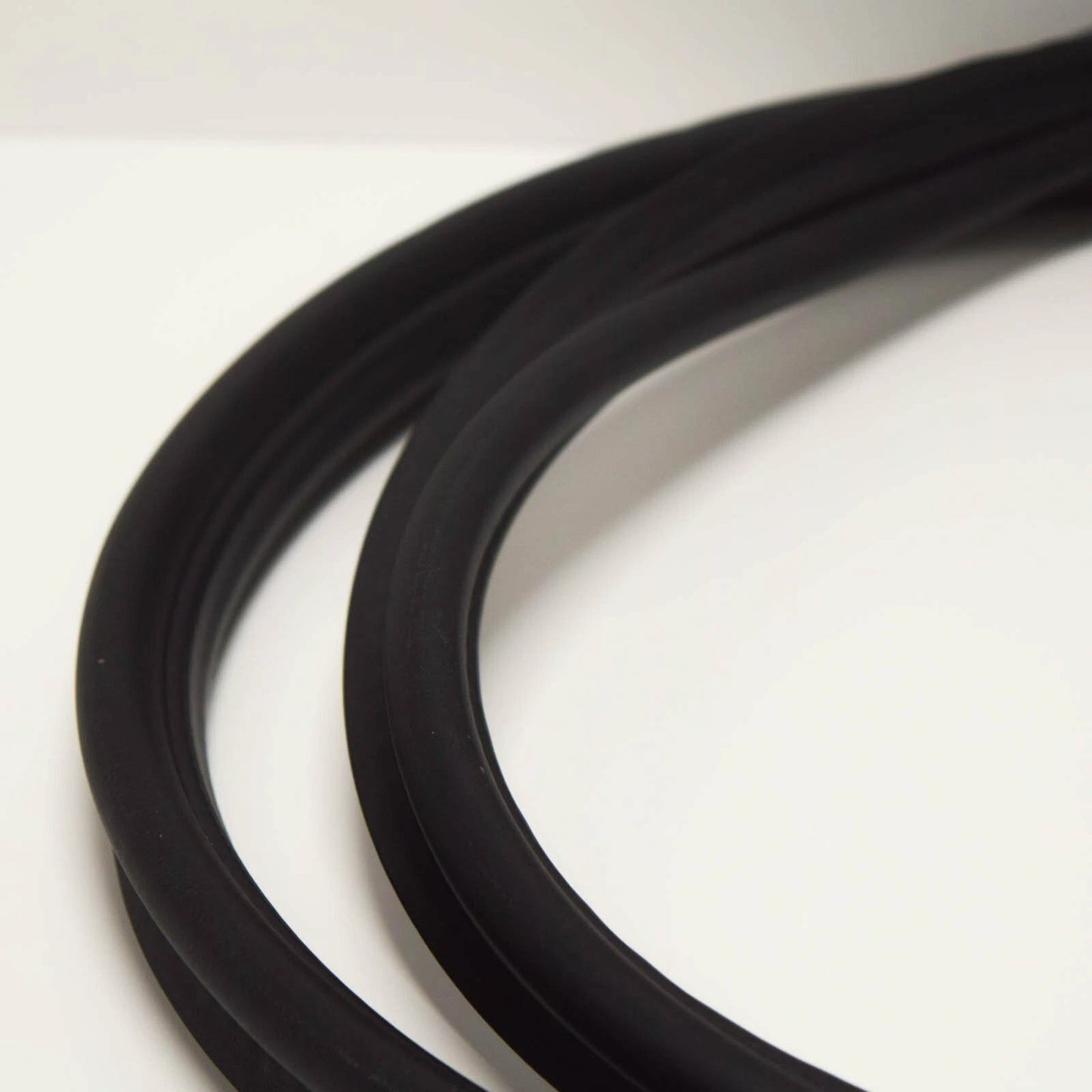 NEW MB SL R129 REAR TRUNK BOOT LID WEATHERSTRIP SEAL A1297580098