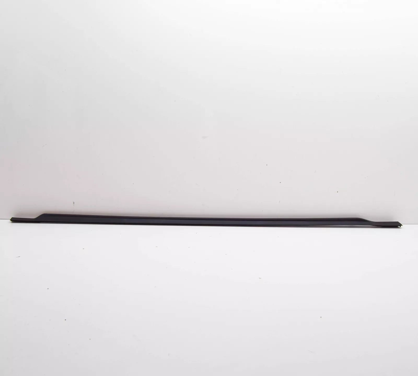 NEW MERCEDES-BENZ S-CLASS W222 FRONT RIGHT DOOR SEAL A2226900270 ORIGINAL