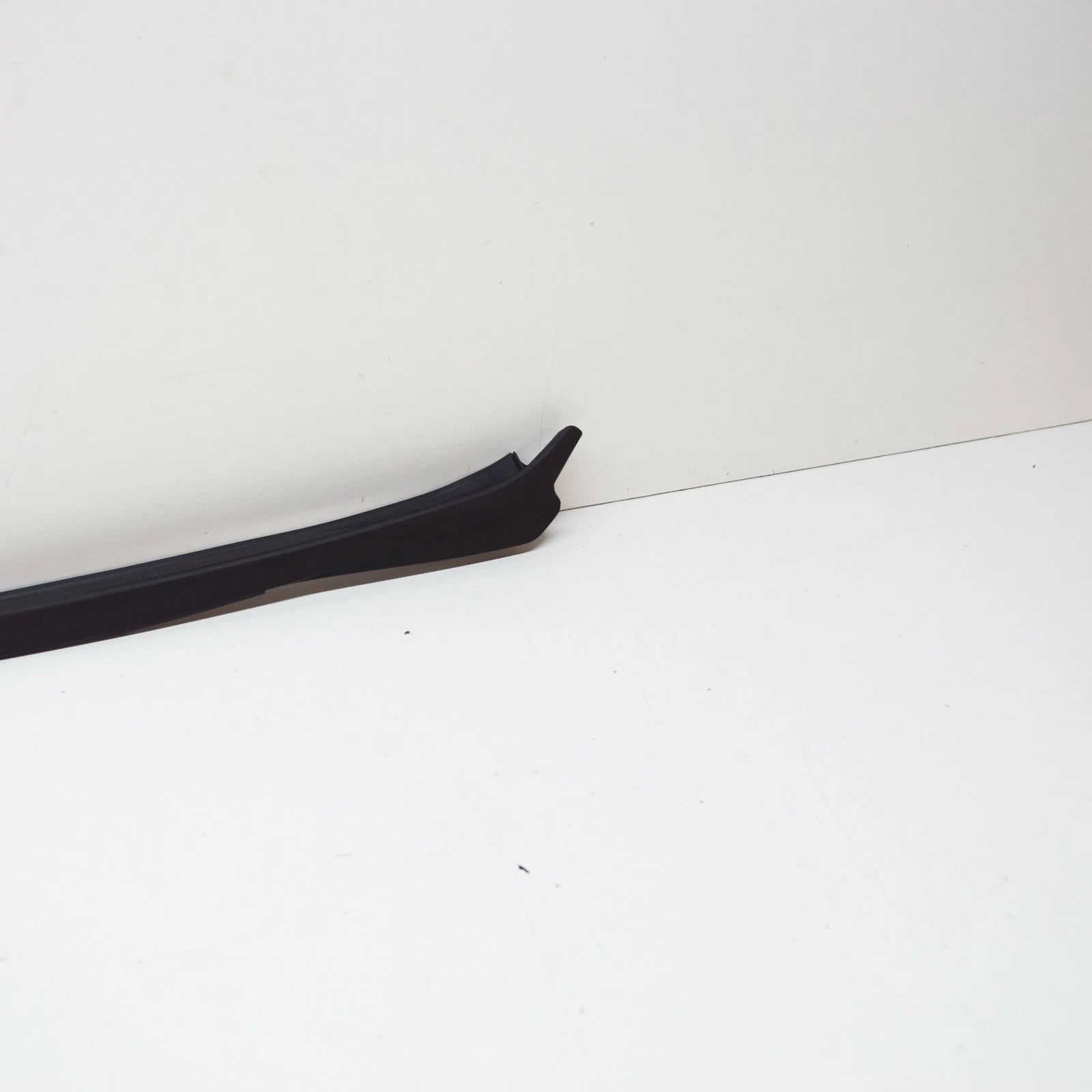 NEW BMW 3 F34 REAR DRIP MOLDING RIGHT SIDE 51317285948 7285948 2014 ORIGINAL