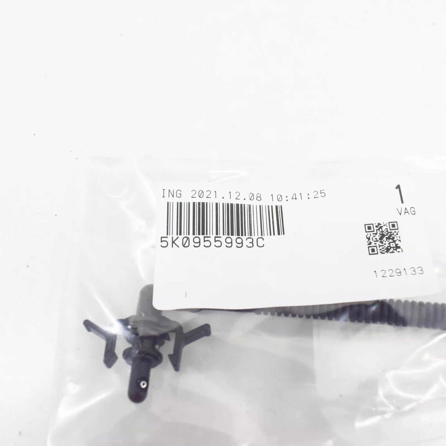 NEW VW GOLF VI 5K MK6 REAR WINDOW SPRAY NOZZLE 5K0955993C ORIGINAL