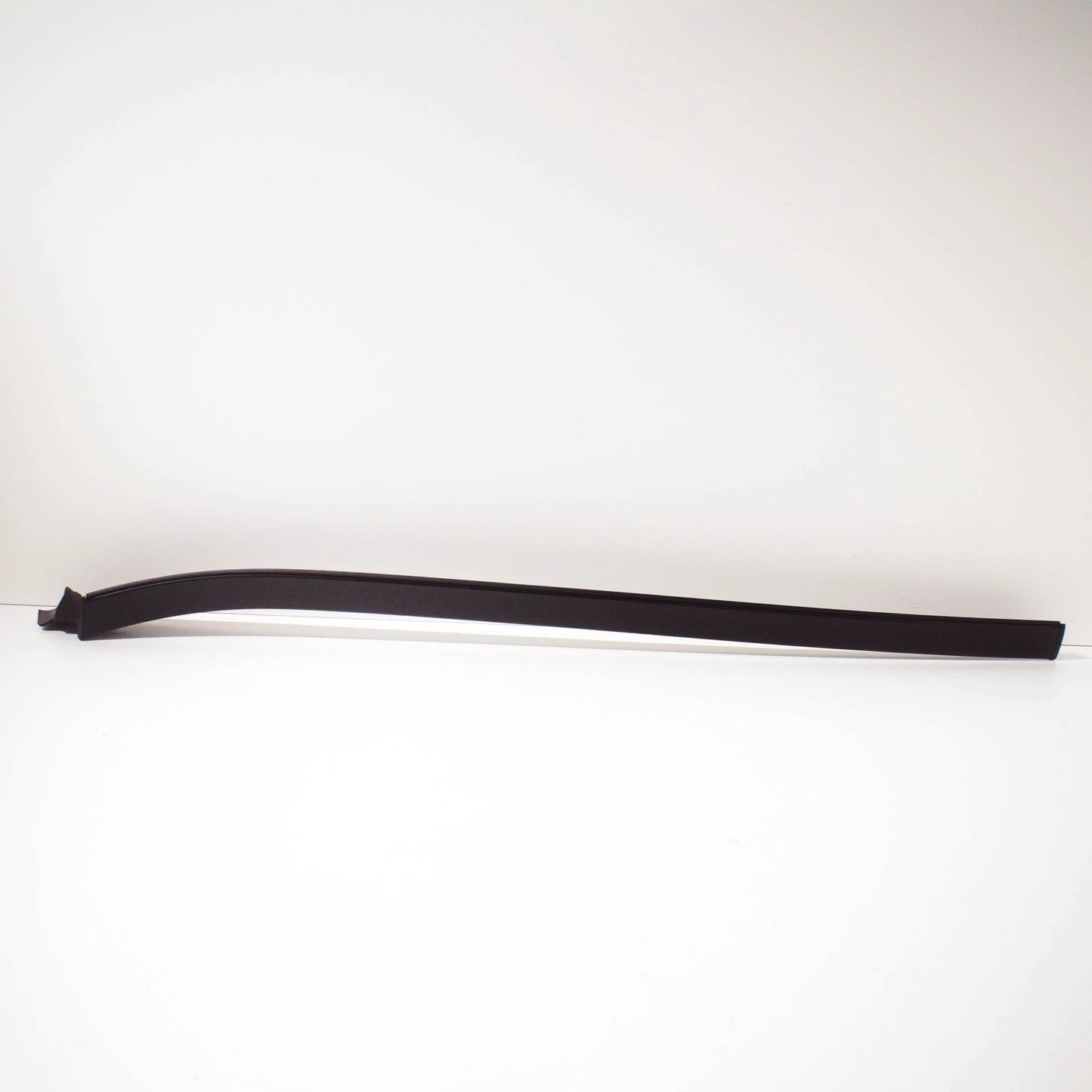 NEW MERCEDES BENZ C A205 RIGHT WATER DEFLECTOR A2056901882