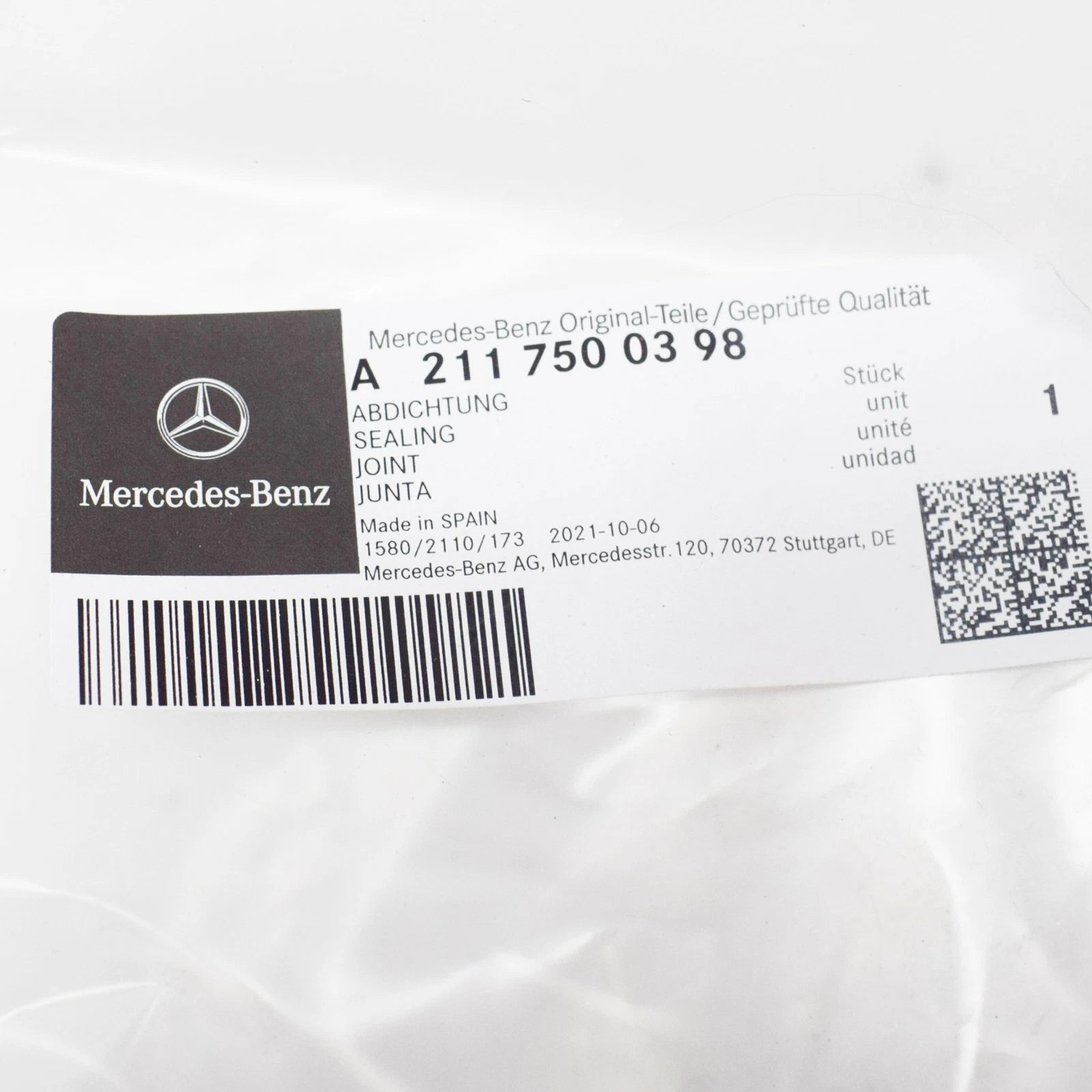 NEW MERCEDES-BENZ E W211 REAR LID SEAL A2117500398 ORIGINAL