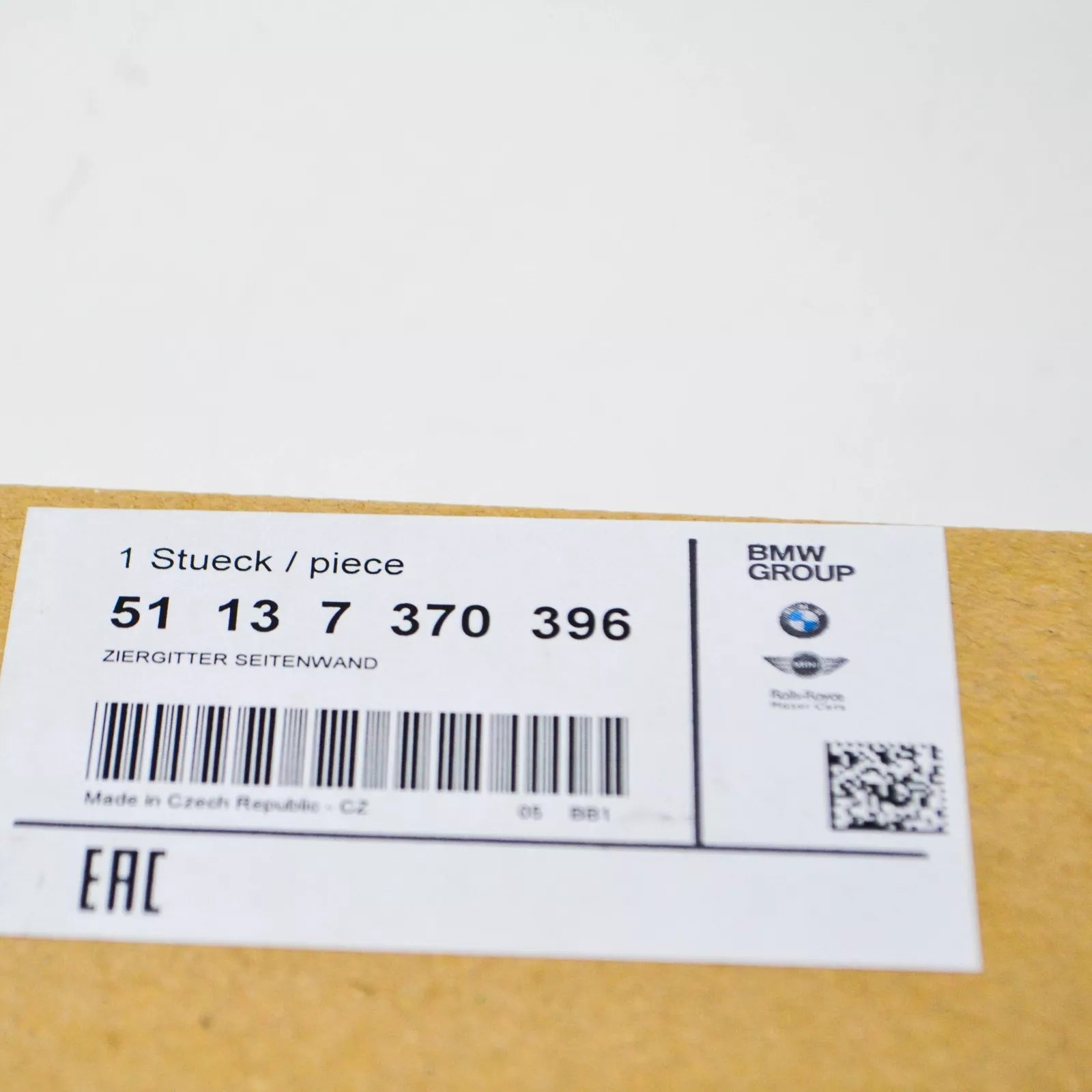 NEW BMW 6 F06 RIGHT WING FENDER MOLDING TRIM 51137370396 7370396 2016 ORIGINAL