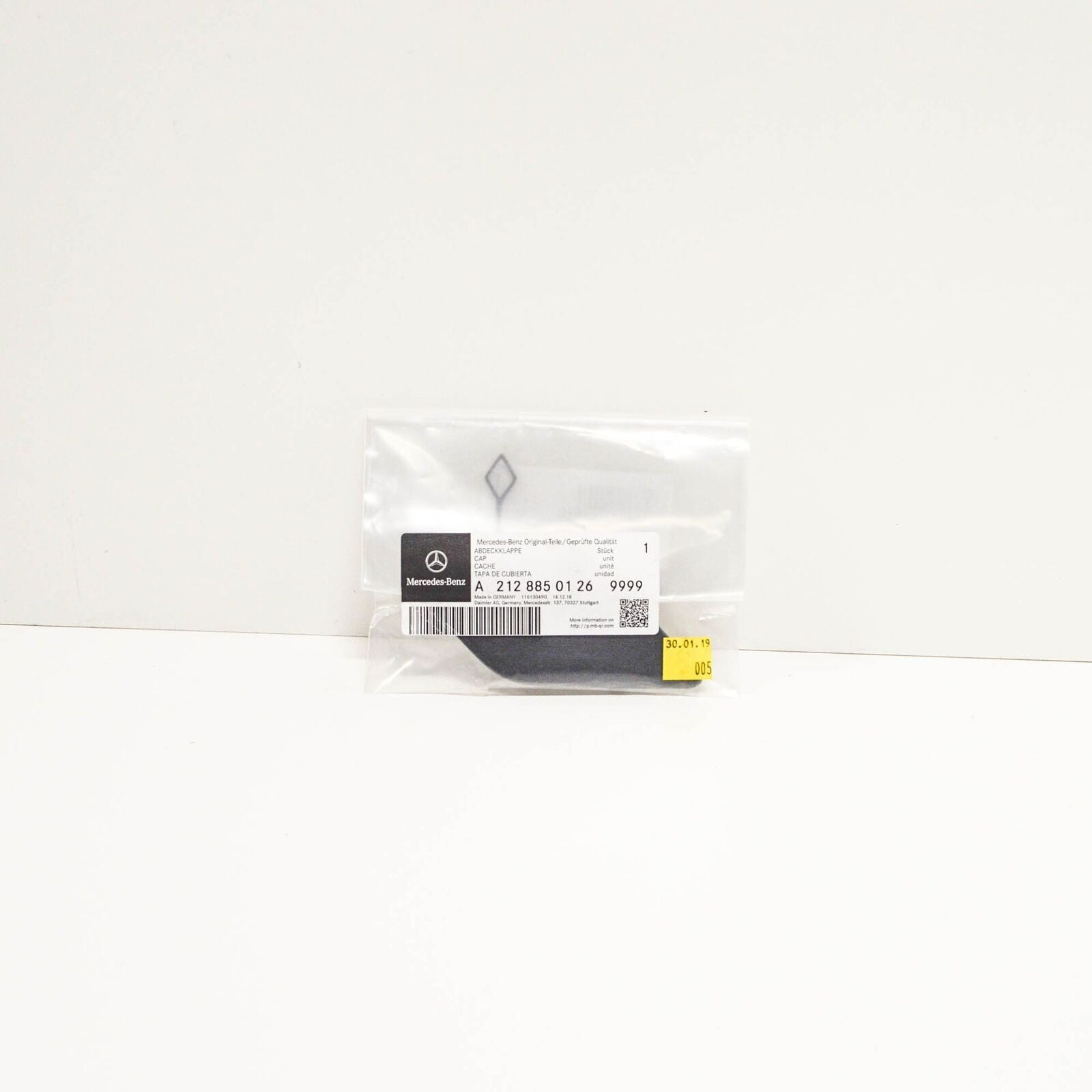 NEW MB E-CLASS W212 FRONT BUMPER TOW HOOK EYE COVER A21288501269999 2011