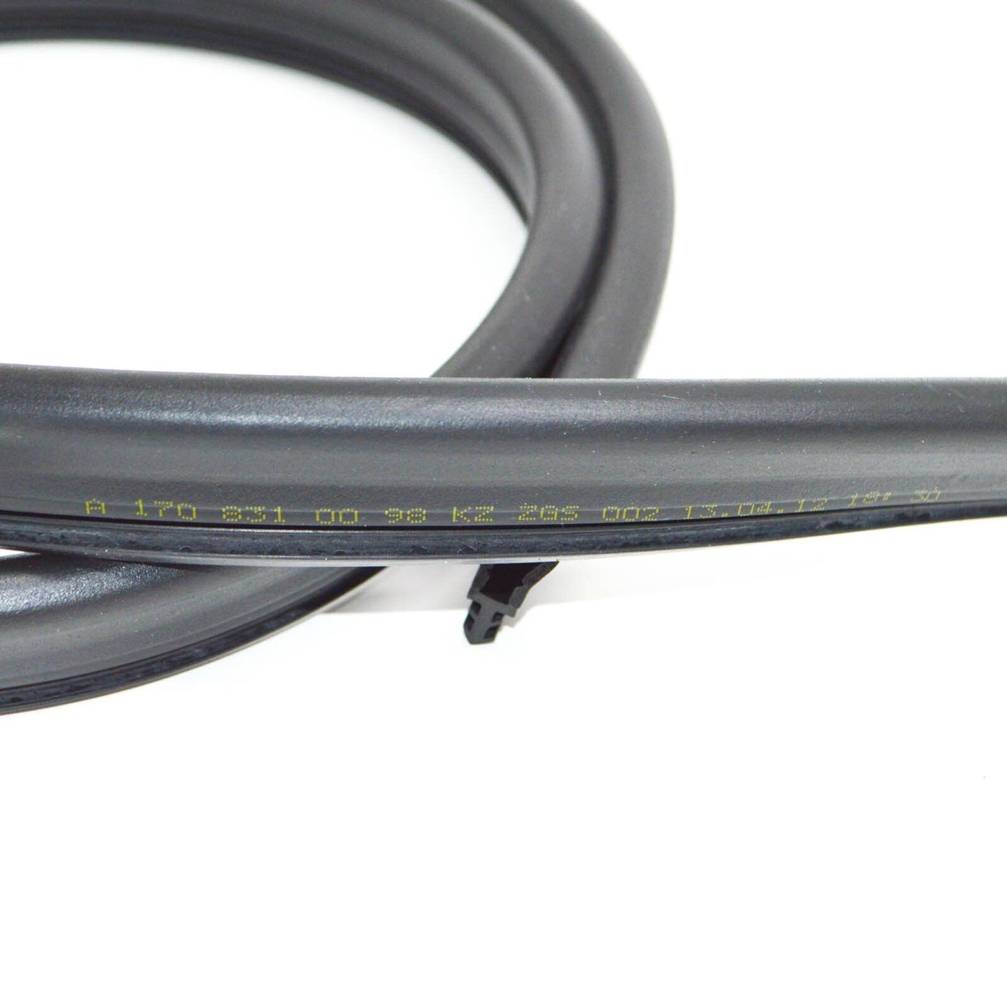 NEW MERCEDES-BENZ SLK R170 FRONT WINDSHIELD COWL RUBBER SEAL A1708310098