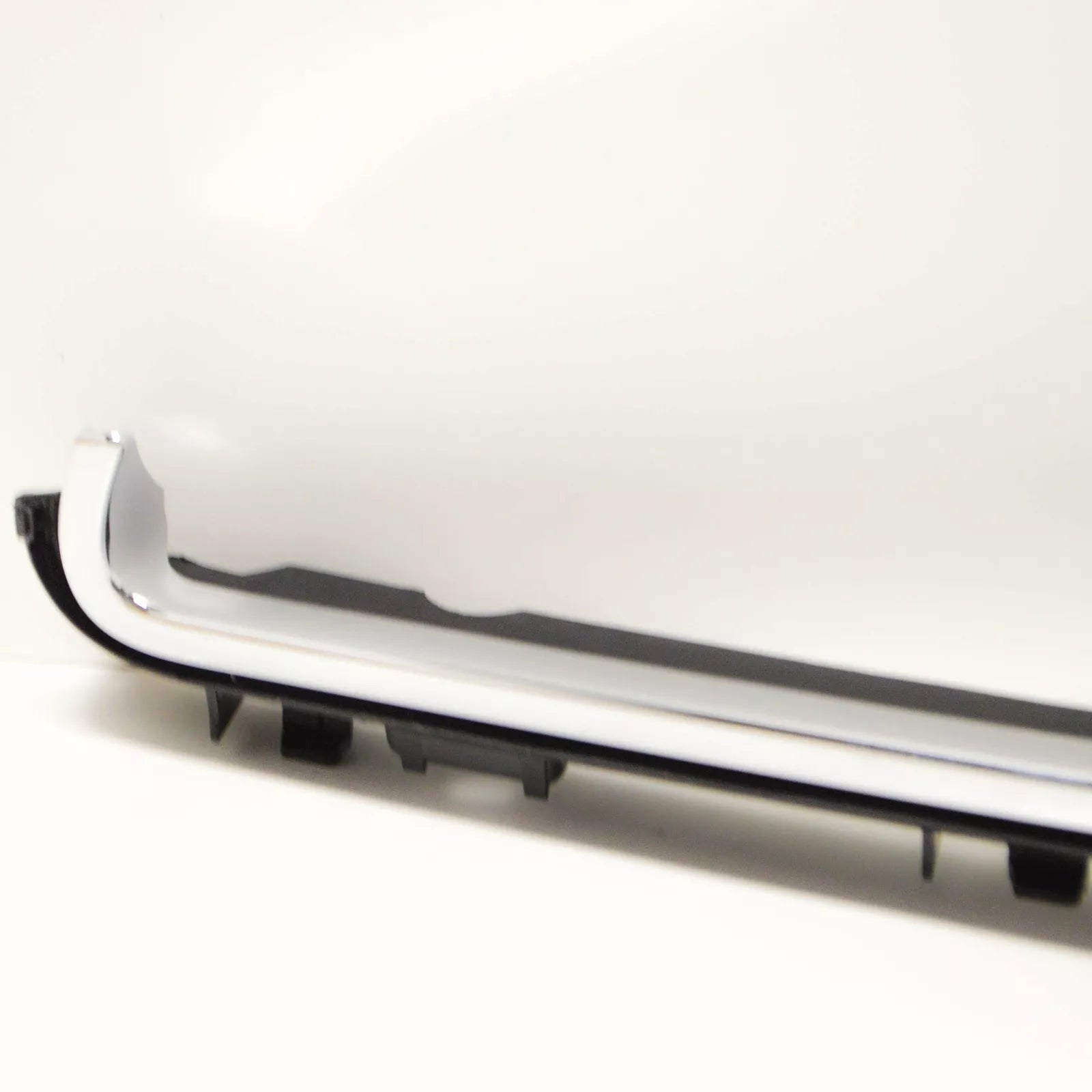 NEW MERCEDES-BENZ E-CLASS COUPE C207 GRILLE TOP PANEL A2078800583 ORIGINAL