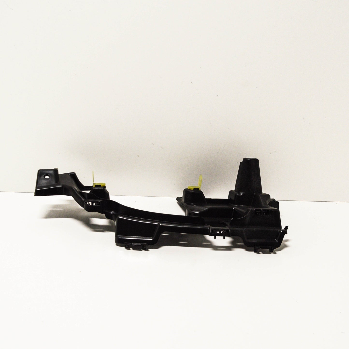 NEW MERCEDES-BENZ C-CLASS W205 RIGHT EXHAUST TIP BRACKET A2058850200 ORIGINAL