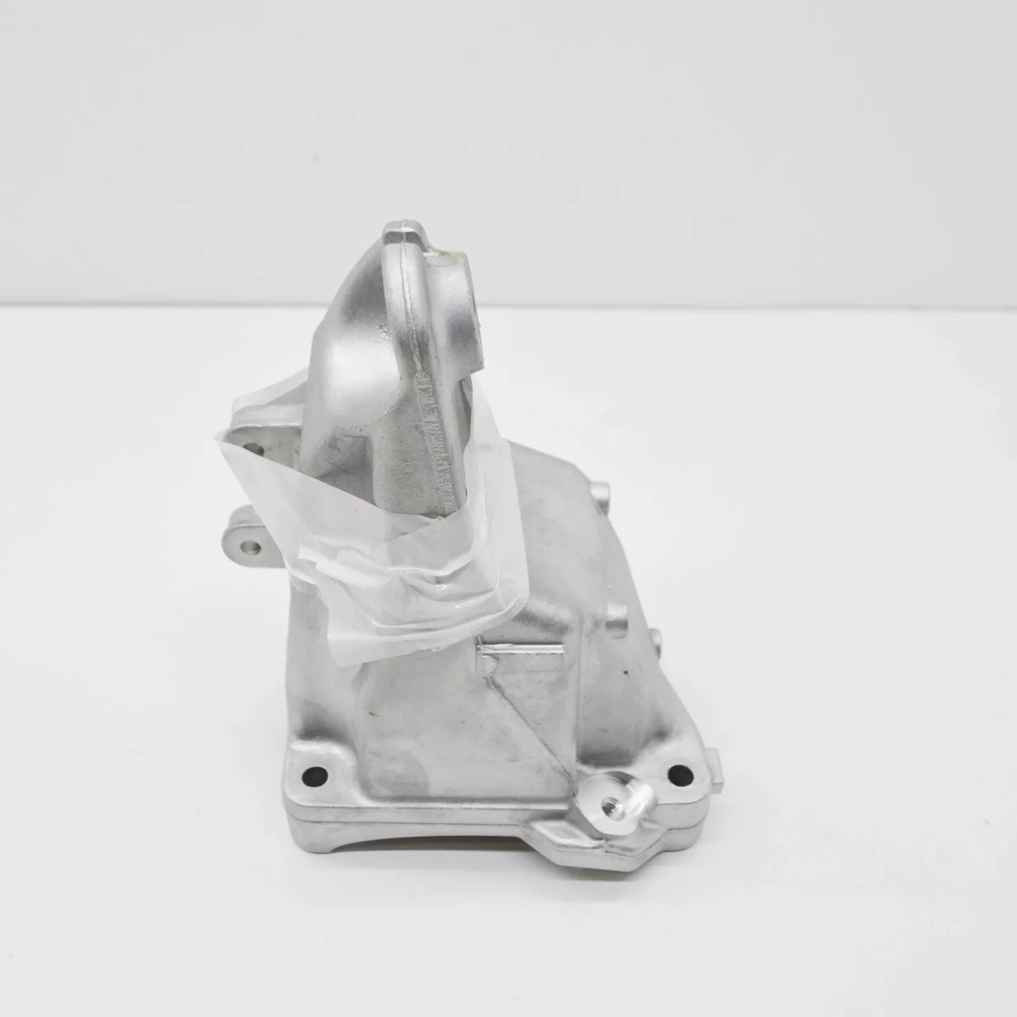 NEW MERCEDES-BENZ C W205 FRONT LEFT ENGINE MOUNT BRACKET A2642230200 ORIGINAL