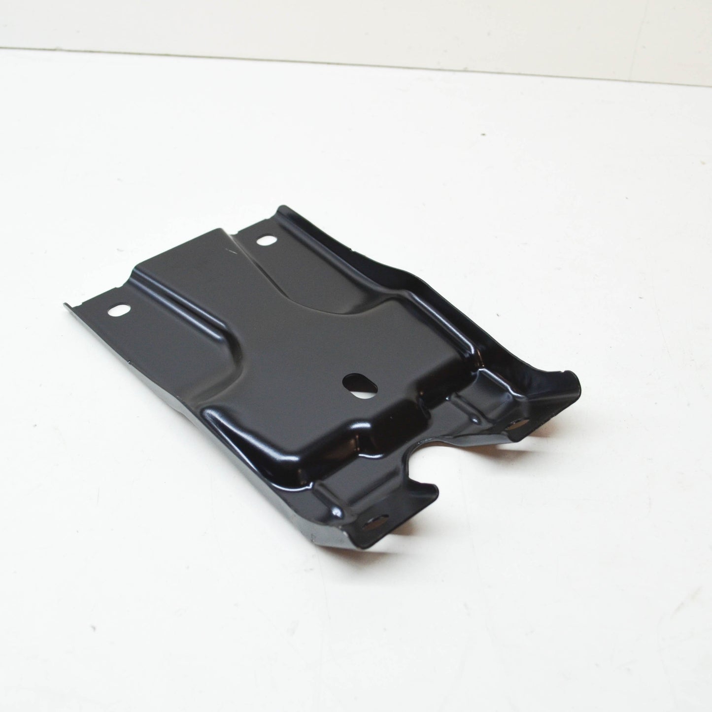 NEW VOLKSWAGEN PASSAT B8 FRONT CENTER SUPPORT LOCK 3G0805569B ORIGINAL