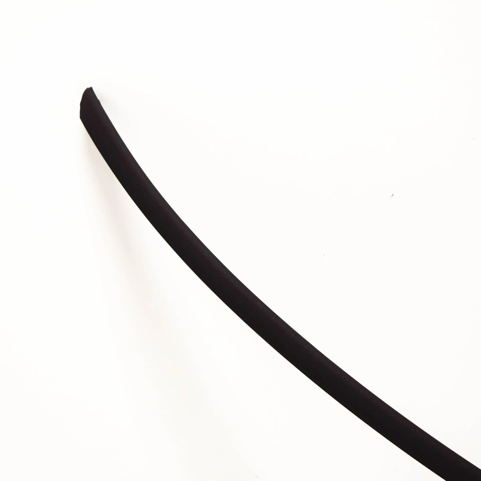 NEW BMW E39 SEDAN REAR WINDSHIELD BOTTOM MOULDING TRIM SEAL 51318159786 ORIGINAL