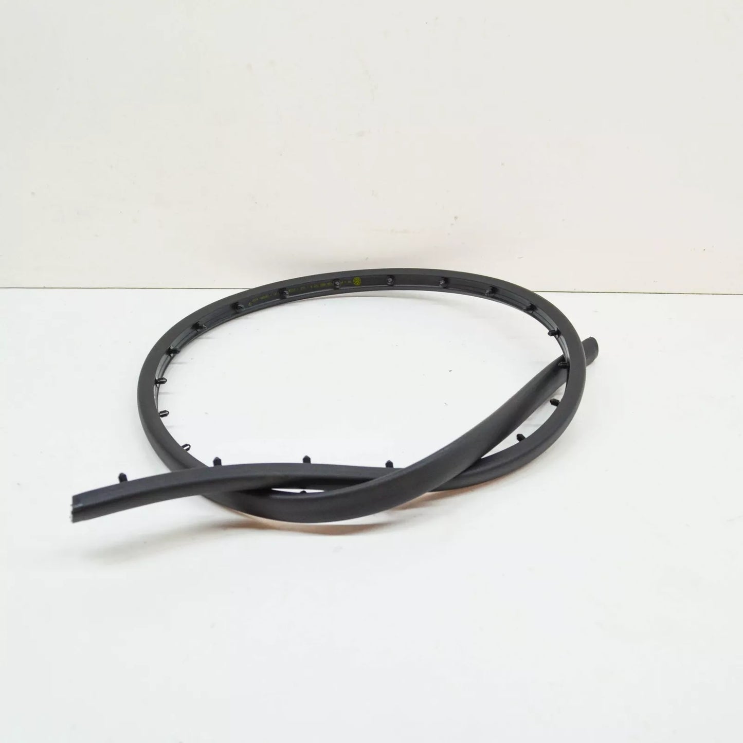 NEW VOLKSWAGEN ID.3 E11 FRONT BONNET HOOD SEAL GASKET 10A823707A
