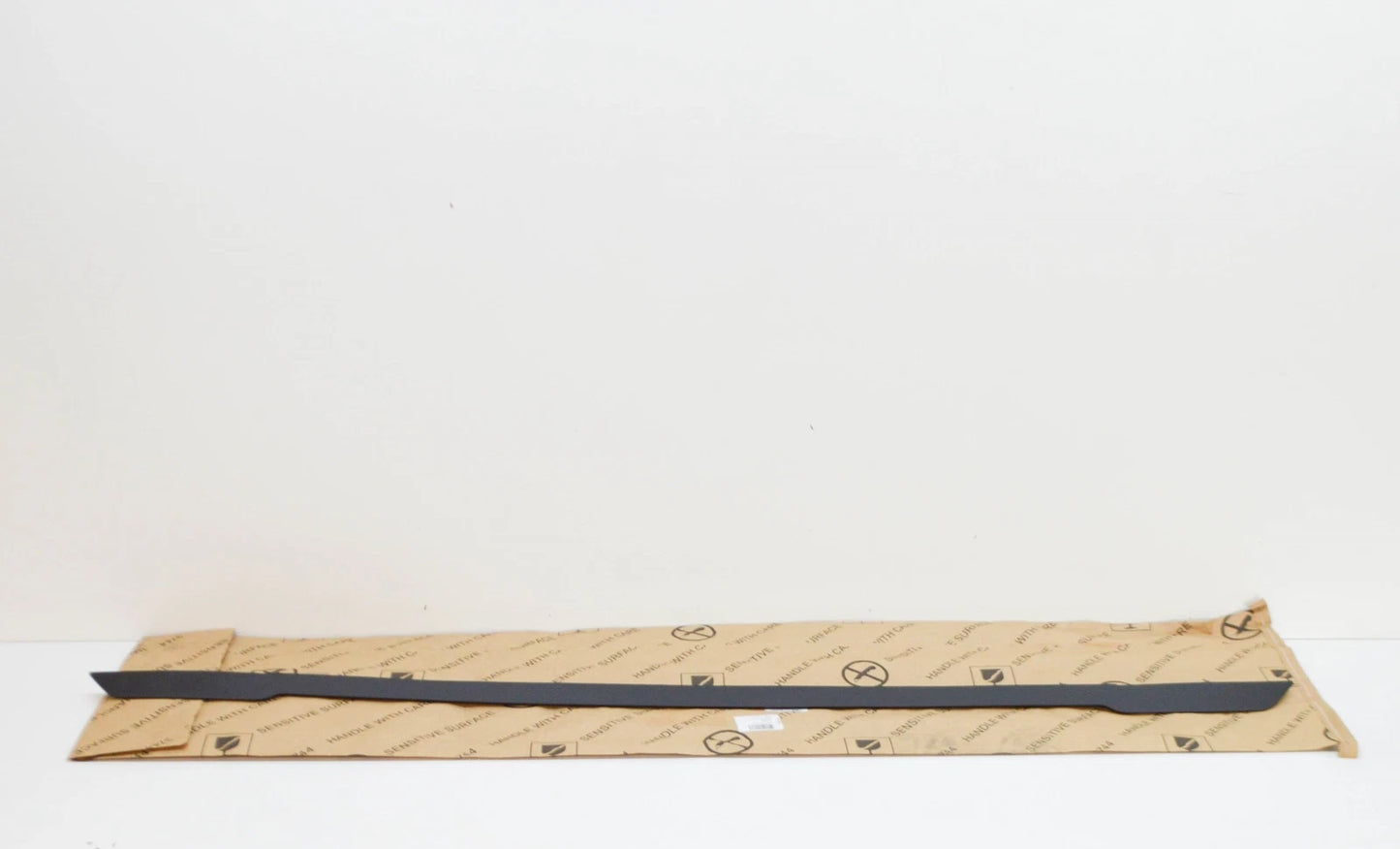 NEW VOLKSWAGEN TOUAREG 7P FRONT BUMPER LOWER SPOILER 7P68071109B9 ORIGINAL