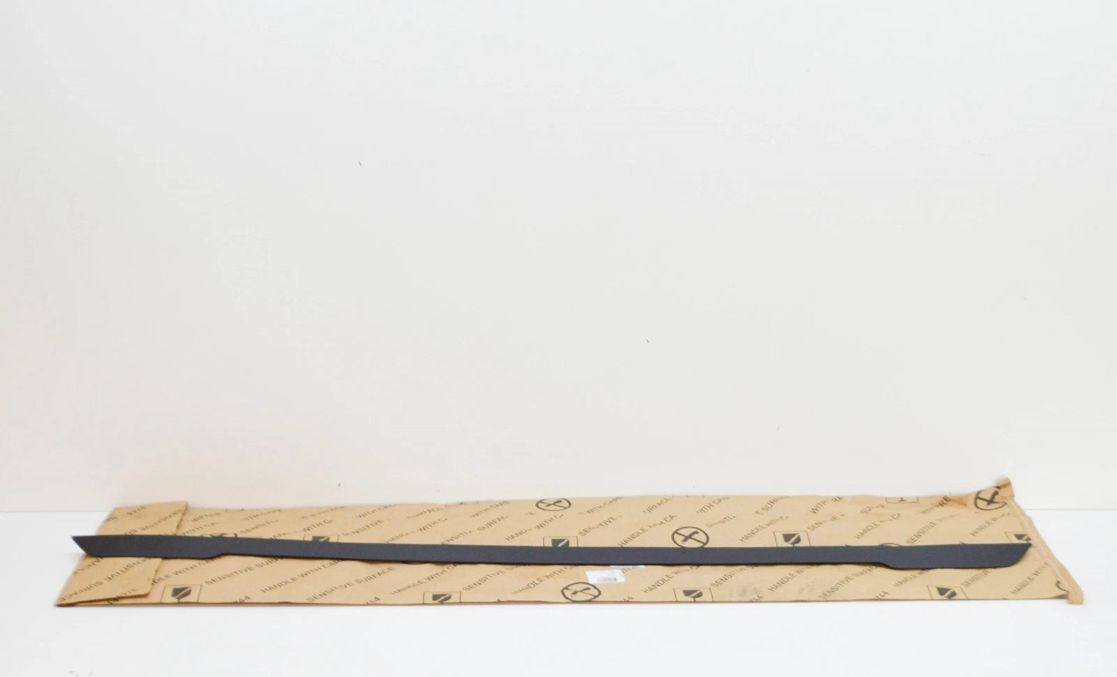 NEW VOLKSWAGEN TOUAREG 7P FRONT BUMPER LOWER SPOILER 7P68071109B9 ORIGINAL