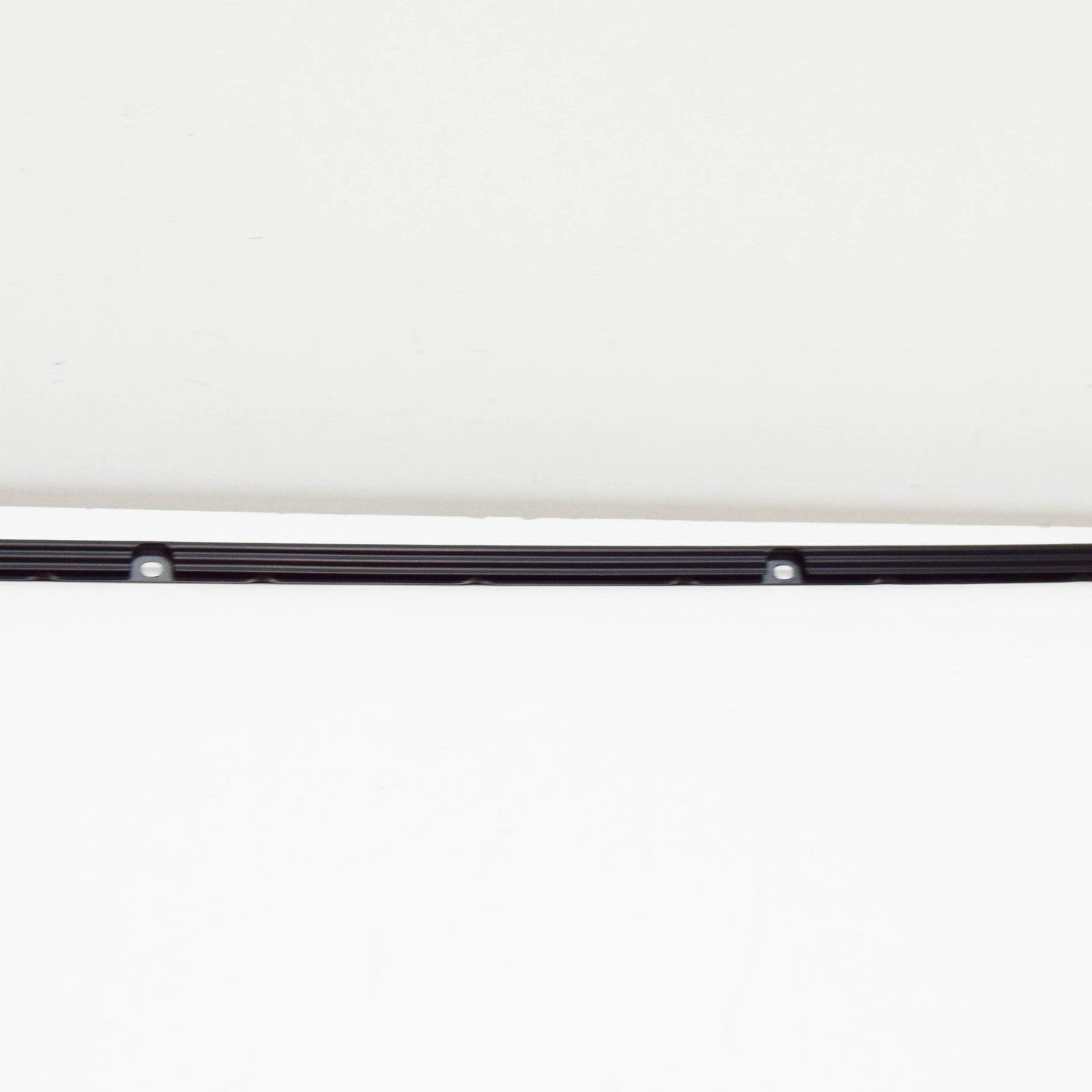 new skoda kamiq left windshield retaining strip 657854541 original