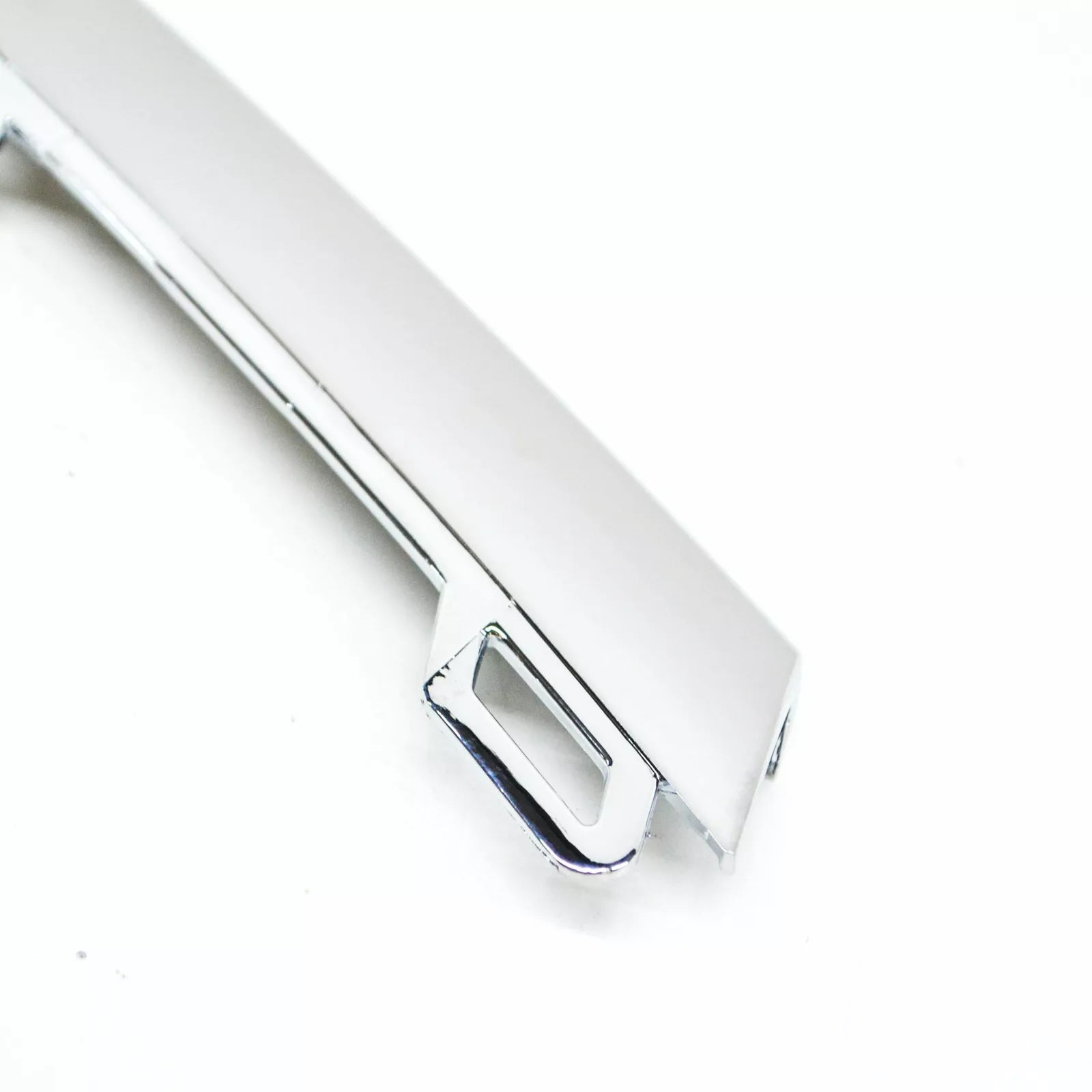 NEW VW TIGUAN AD FRONT RIGHT BUMPER LOWER CHROME MOLDING 5NN853102A2ZZ