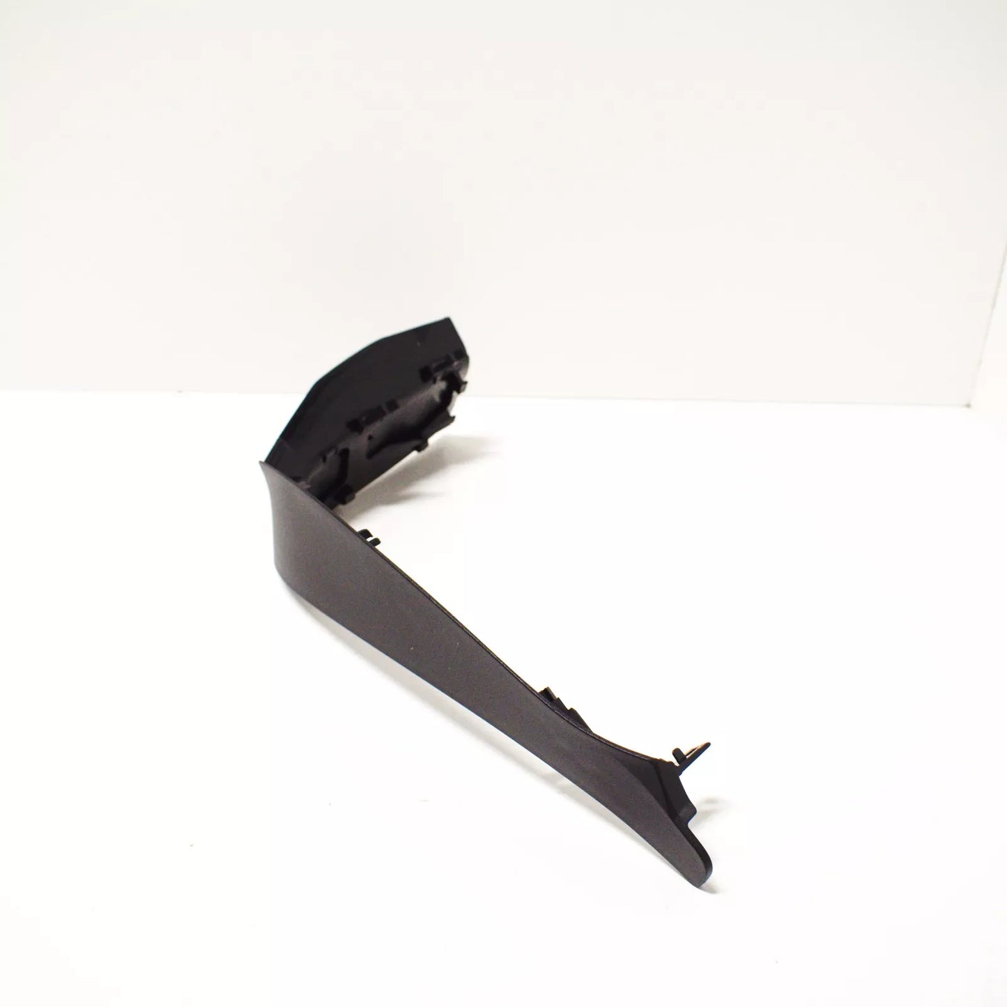 NEW BMW 4 F33 REAR TAILLIGHT GUTTER COVER LEFT SIDE 63217463139 ORIGINAL