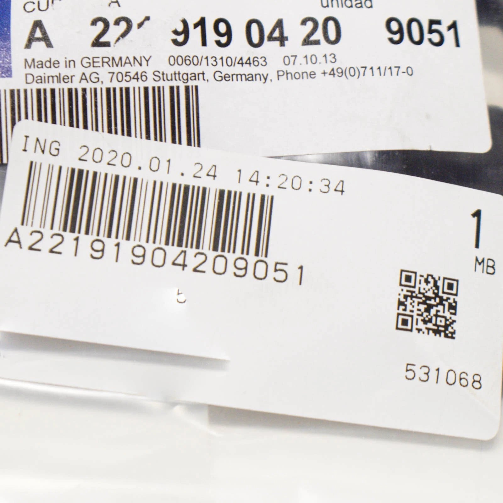 NEW MB S W221 SEAT FRONT RIGHT INSIDE TRACK COVER A22191904209051 ORIGINAL