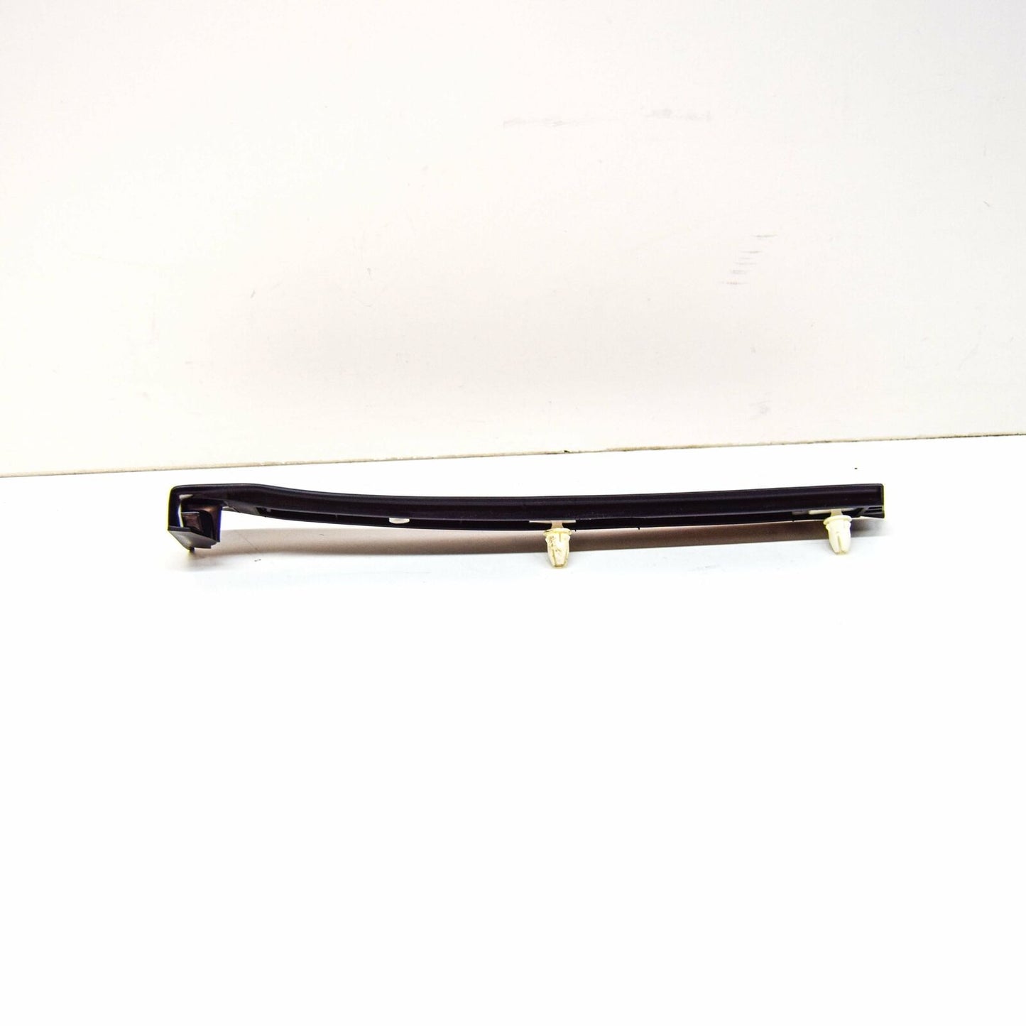 NEW MERCEDES-BENZ CLK C208 FRONT RIGHT FENDER BOTTOM STRIP A2056900862 ORIGINAL