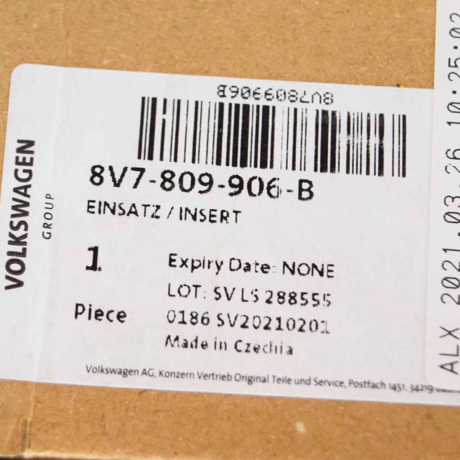 NEW AUDI A3 CONVERTIBLE 8V FUEL FILLER FLAP INSERT 8V7809906B