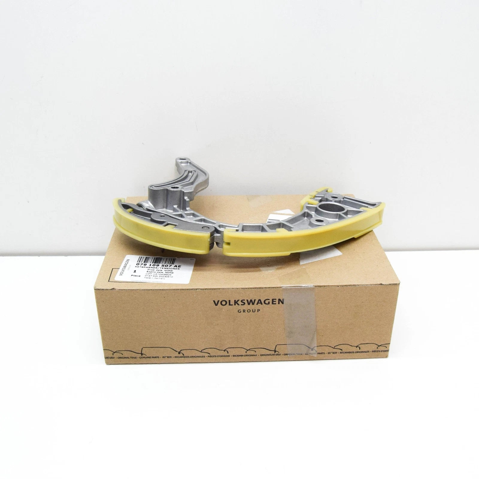 NEW AUDI R8 42 LOWER ENGINE TIMING CHAIN TENSIONER 079109507AE ORIGINAL