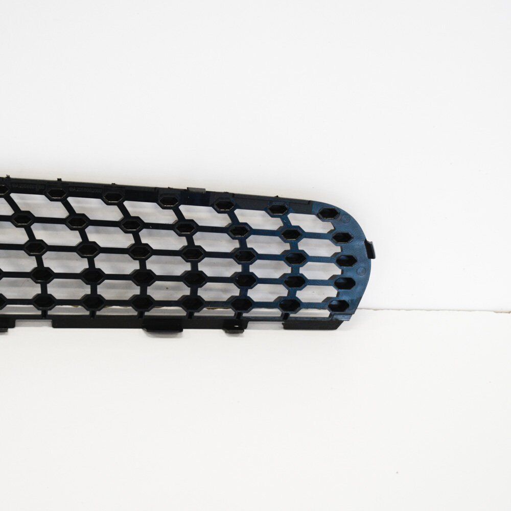 NEW MERCEDES-BENZ C-CLASS W205 FRONT RIGHT GRILLE A2058882060 ORIGINAL