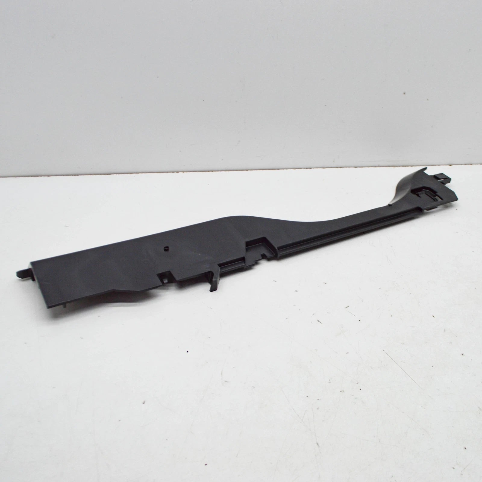 NEW BMW X5 G05 LEFT SIDE RADIATOR COVERING 17118655768 ORIGINAL