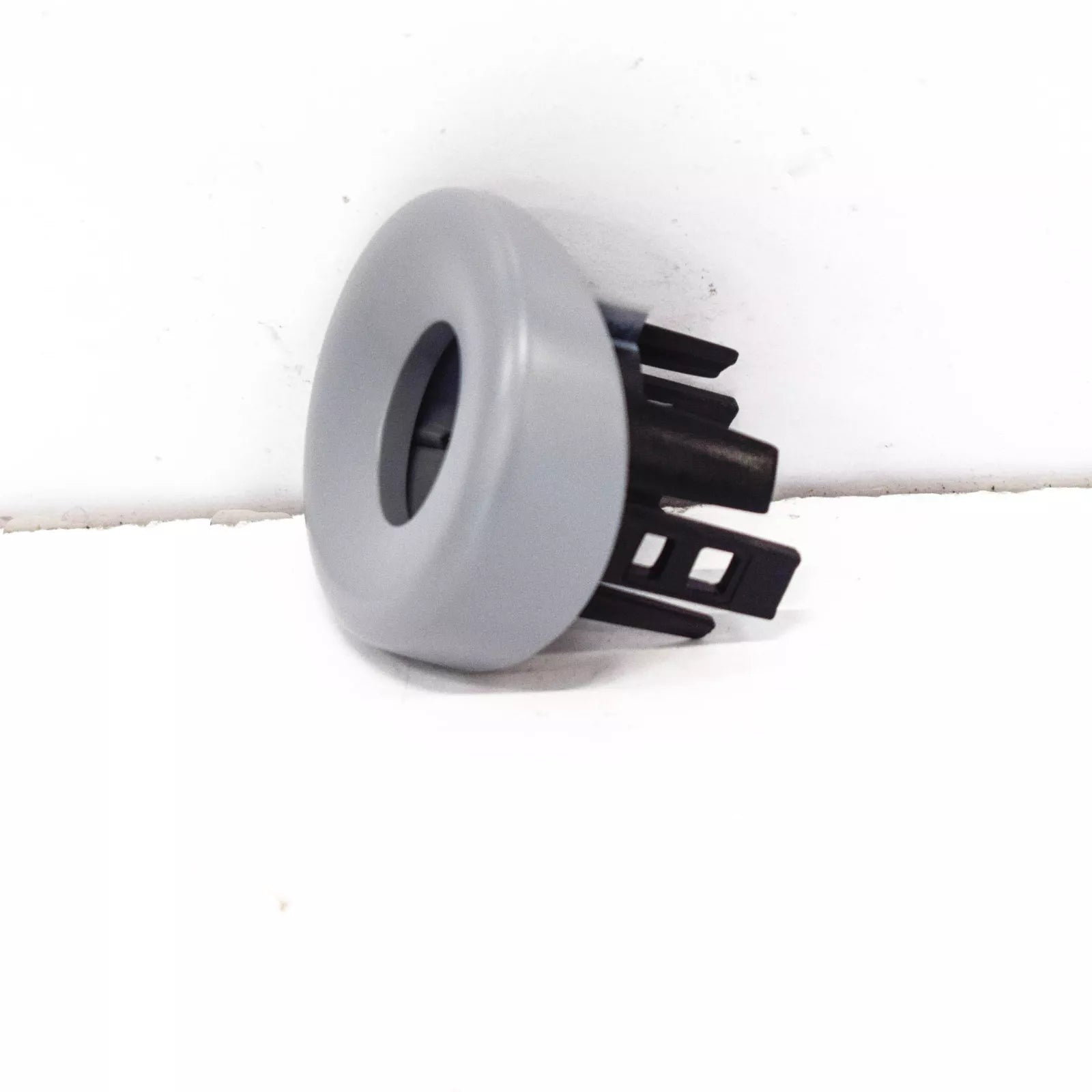 NEW VOLKSWAGEN CADDY MK3 ULTRASOUND SENSOR RETAINER 2K0919492E GRU ORIGINAL