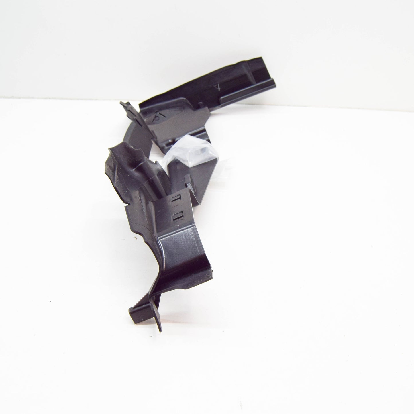 NEW AUDI Q2 GA RIGHT RADIATOR AIR DUCT 81A121284R ORIGINAL