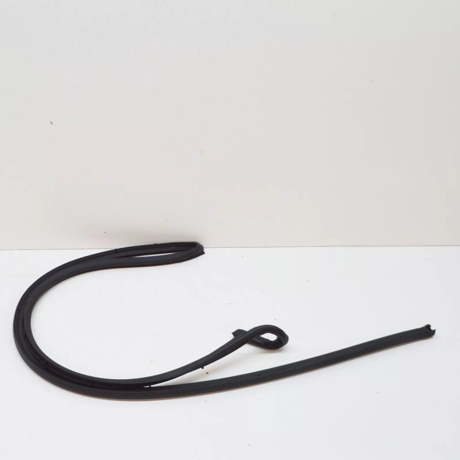 NEW VW TRANSPORTER T5 LEFT SLIDING DOOR SEAL 7E0843785C ORIGINAL