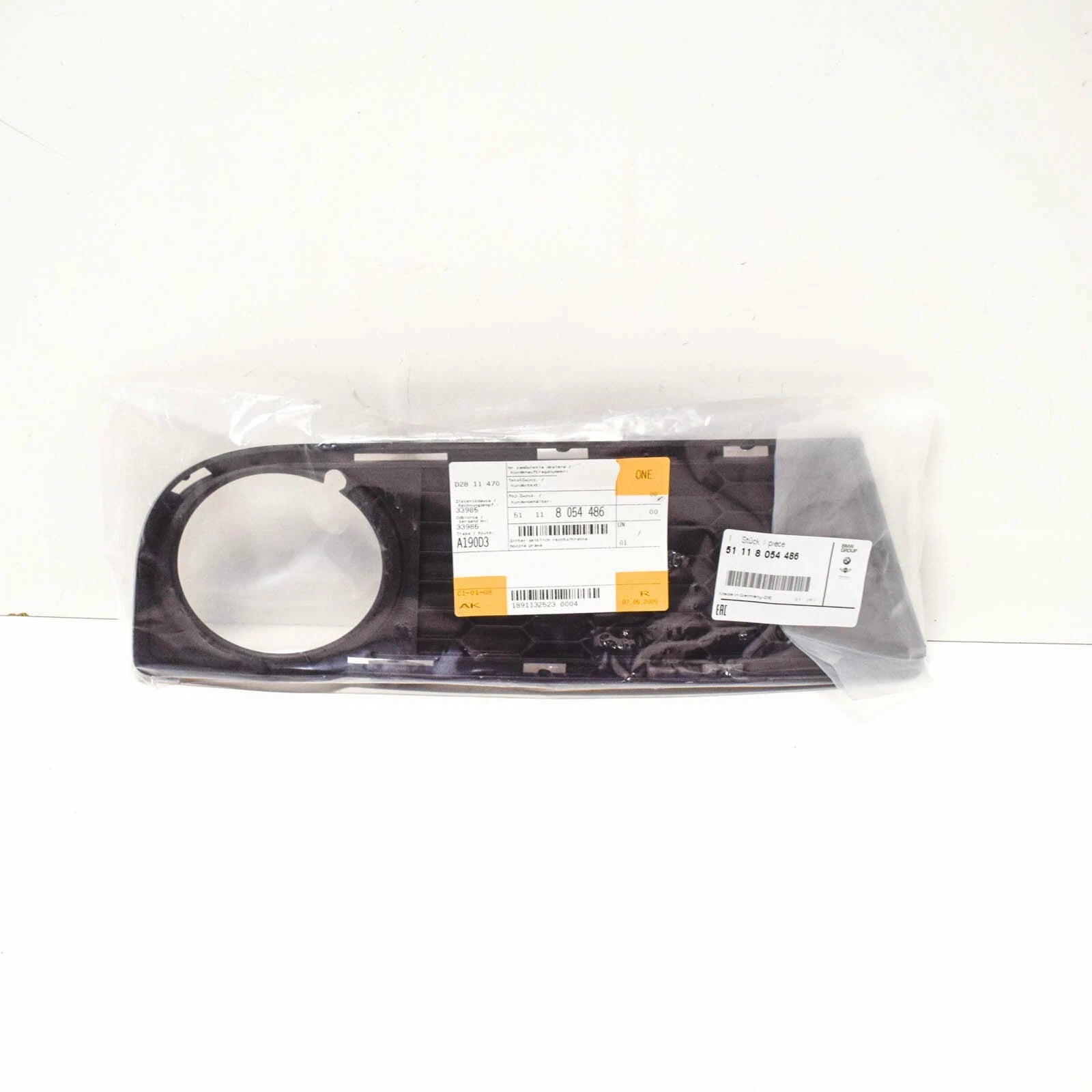 NEW BMW E82 E88 FRONT BUMPER FOG LIGHT M GRILLE RIGHT 8054486 51118054486