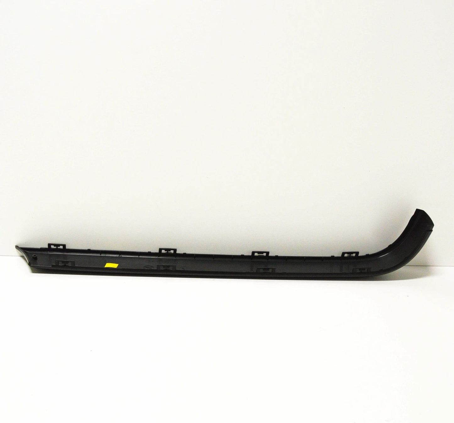 NEW BMW 3 E30 REAR BUMPER RIGHT RUBBER STRIP MOLDING TRIM 51121945928 ORIGINAL